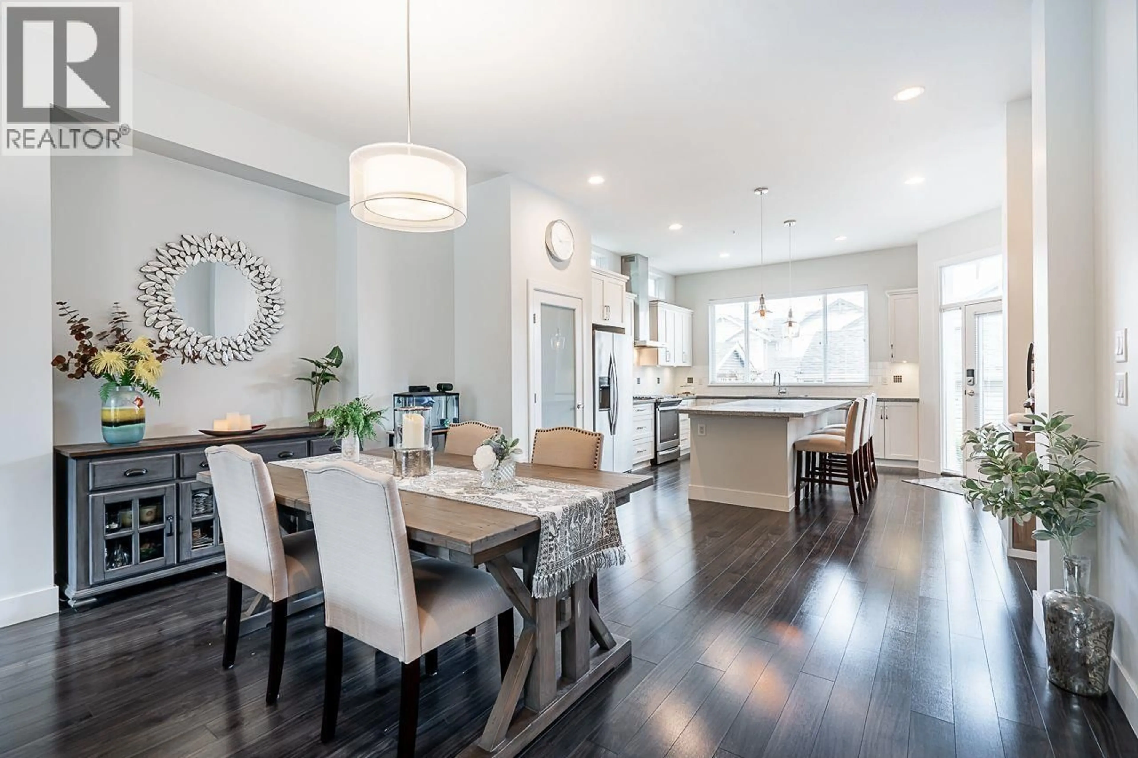 Dining room, wood/laminate floor for 10489 ROBERTSON STREET, Maple Ridge British Columbia V2W0H8