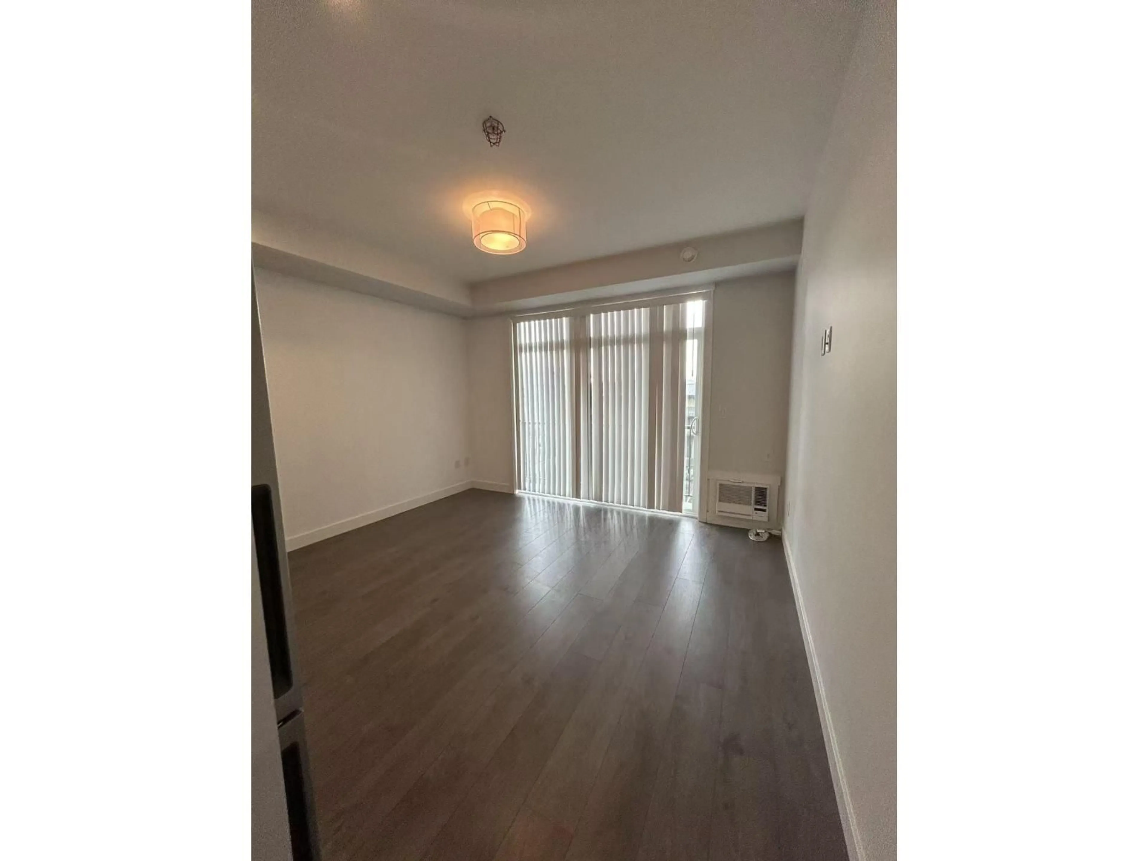 A pic of a room for 305 - 20686 EASTLEIGH CRESCENT, Langley British Columbia V3A0M4