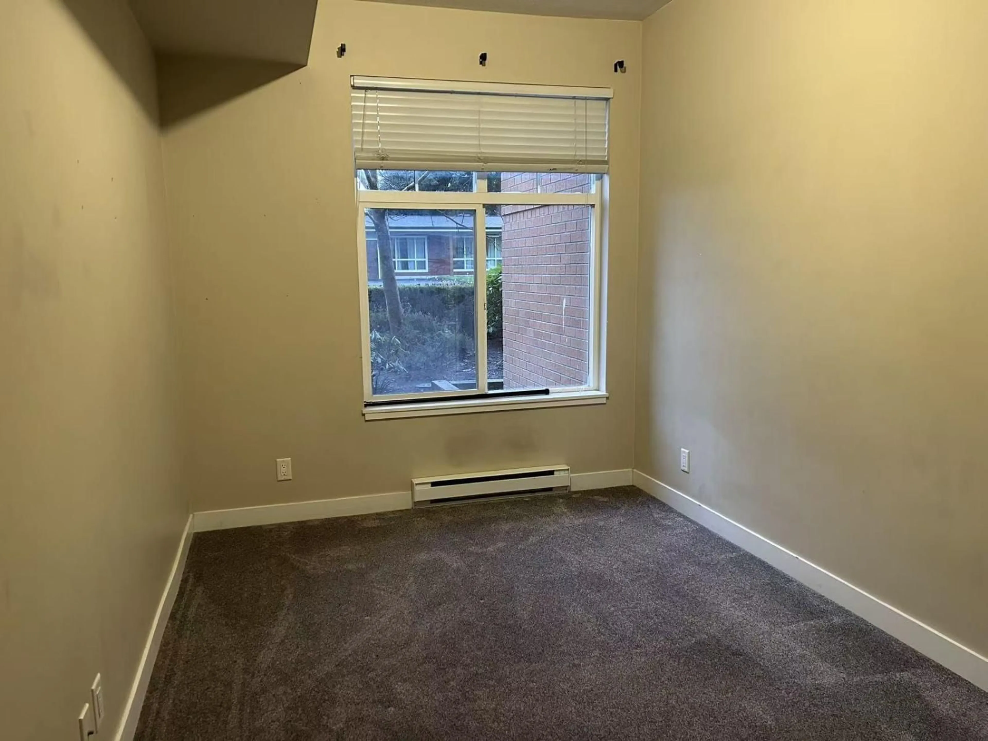 A pic of a room for 111 - 33545 RAINBOW AVENUE, Abbotsford British Columbia V2S1Z6