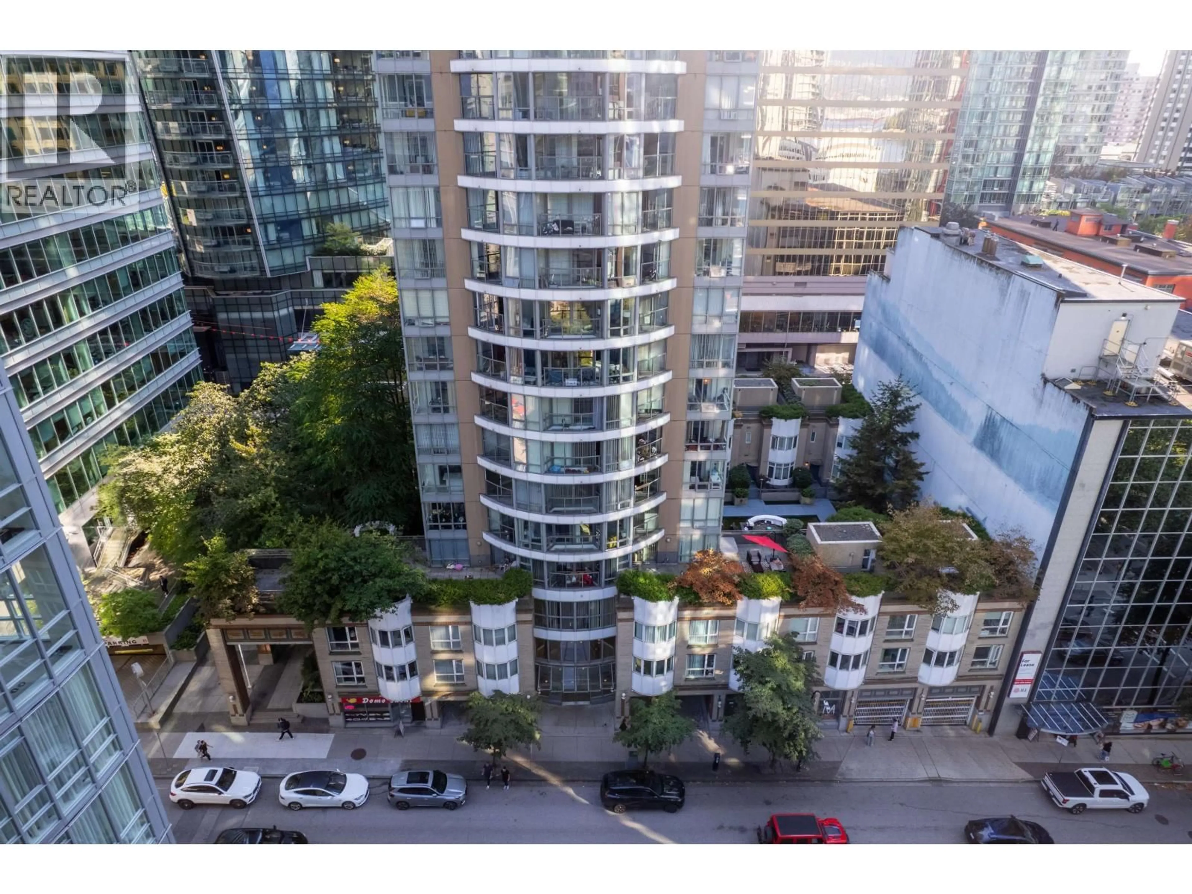 A pic from outside/outdoor area/front of a property/back of a property/a pic from drone, city buildings view from balcony for 2702 - 1166 MELVILLE STREET, Vancouver British Columbia V6E4P6