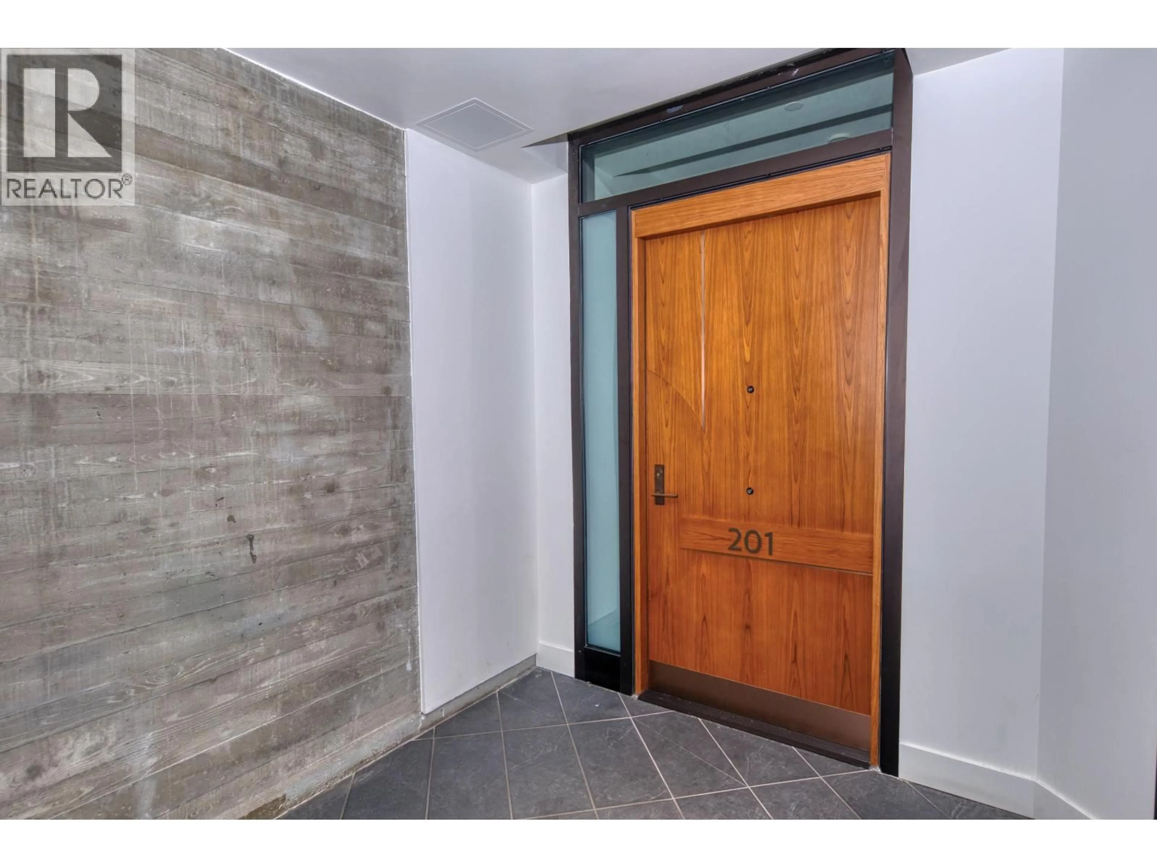 Indoor entryway for 201 - 6707 NELSON AVENUE, West Vancouver British Columbia V7W0A4