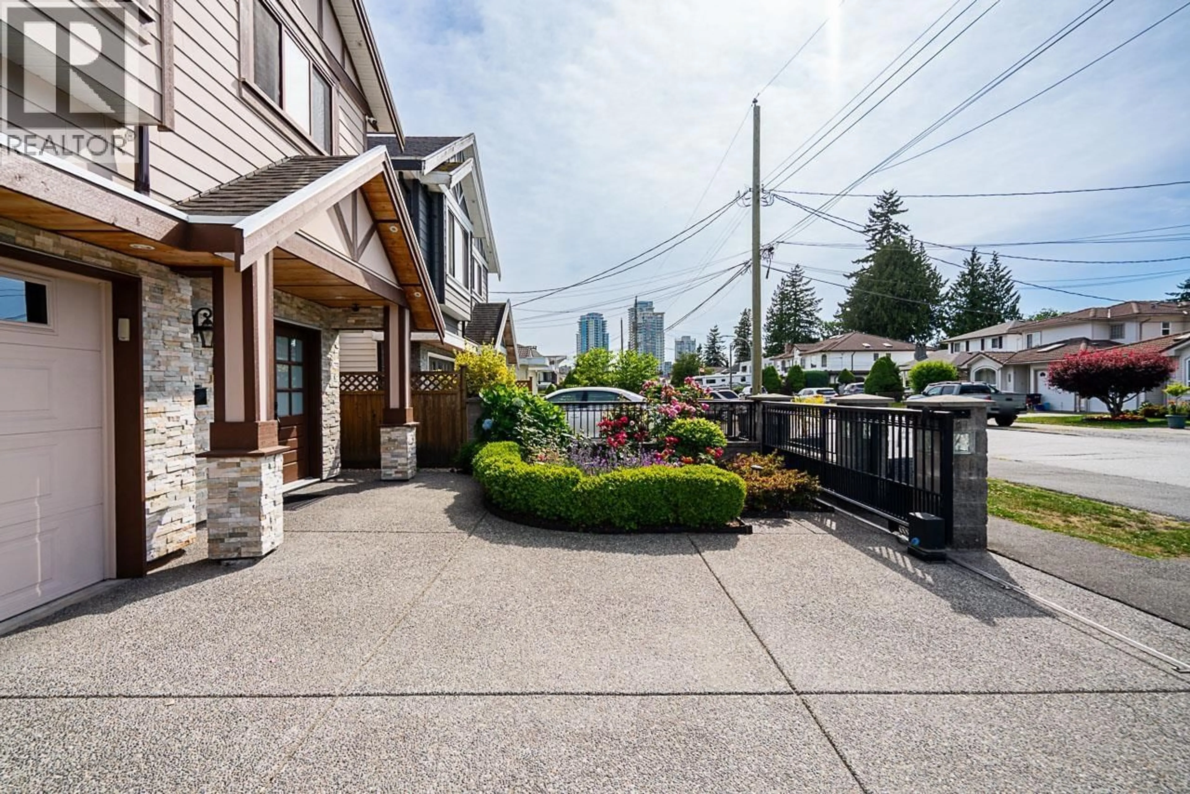 Patio, street for 7568 19TH AVENUE, Burnaby British Columbia V3N1E6