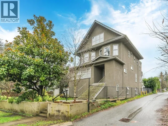482 17TH AVENUE, Vancouver