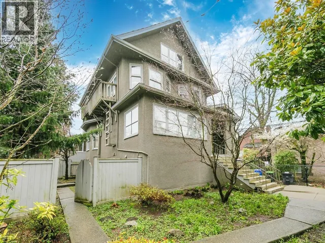 482 17TH AVENUE, Vancouver 2