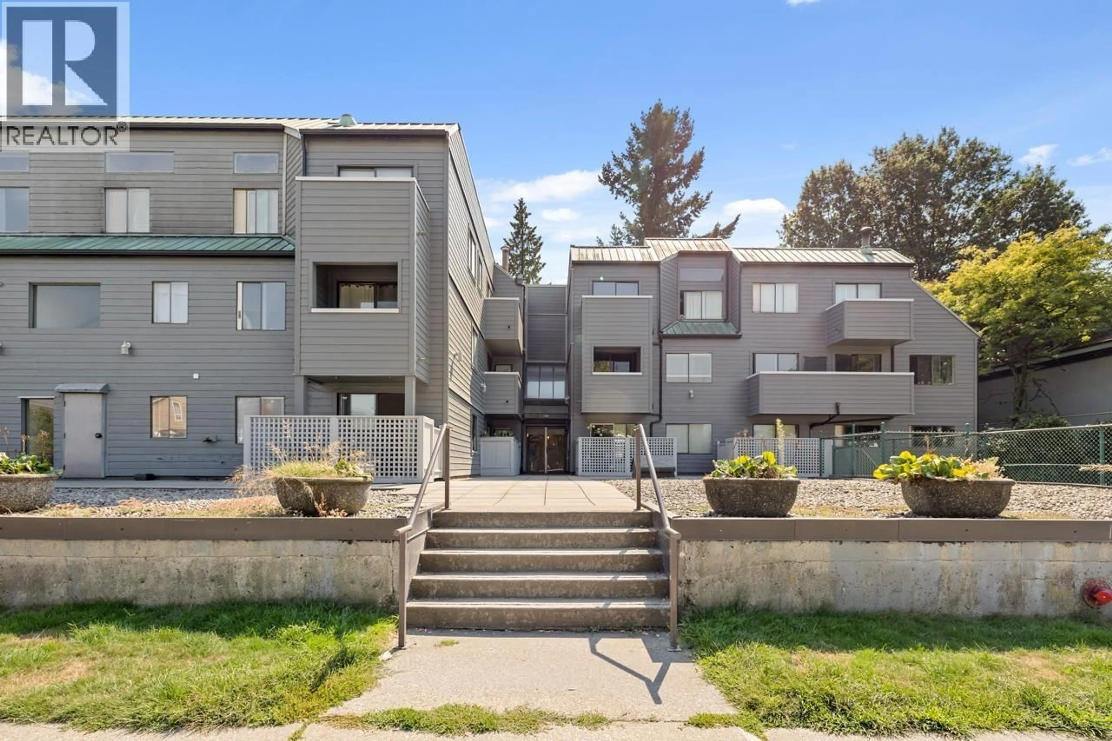 Patio, street for 110 - 1948 COQUITLAM AVENUE, Port Coquitlam British Columbia V3B1J3