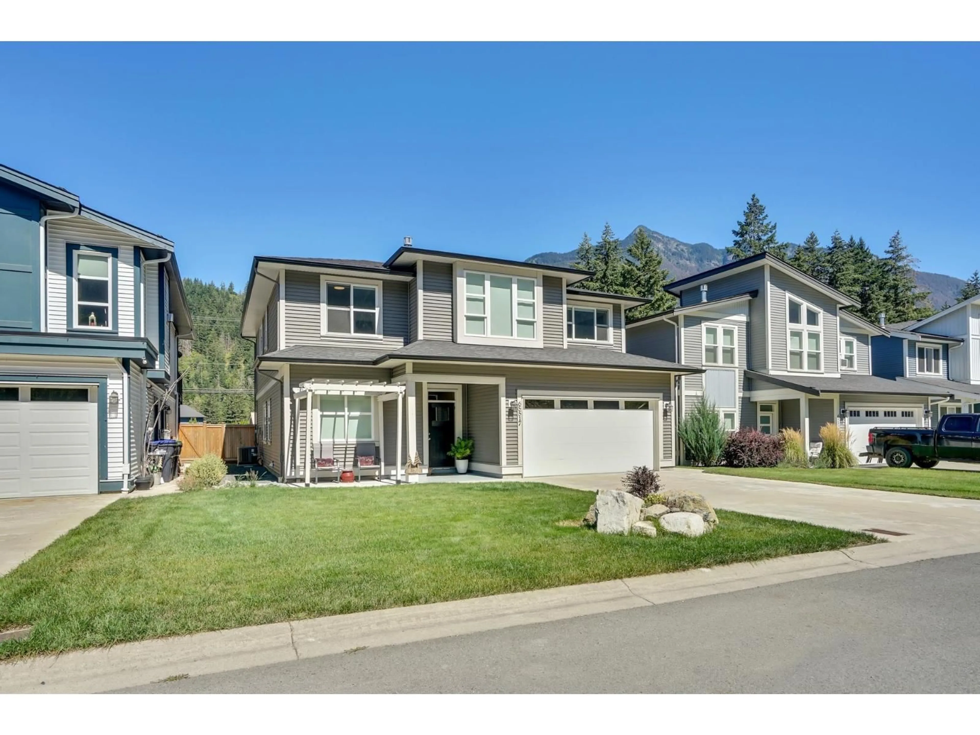 Home with vinyl exterior material, street for 65517 SKYLARK LANE, Hope British Columbia V0X1L1