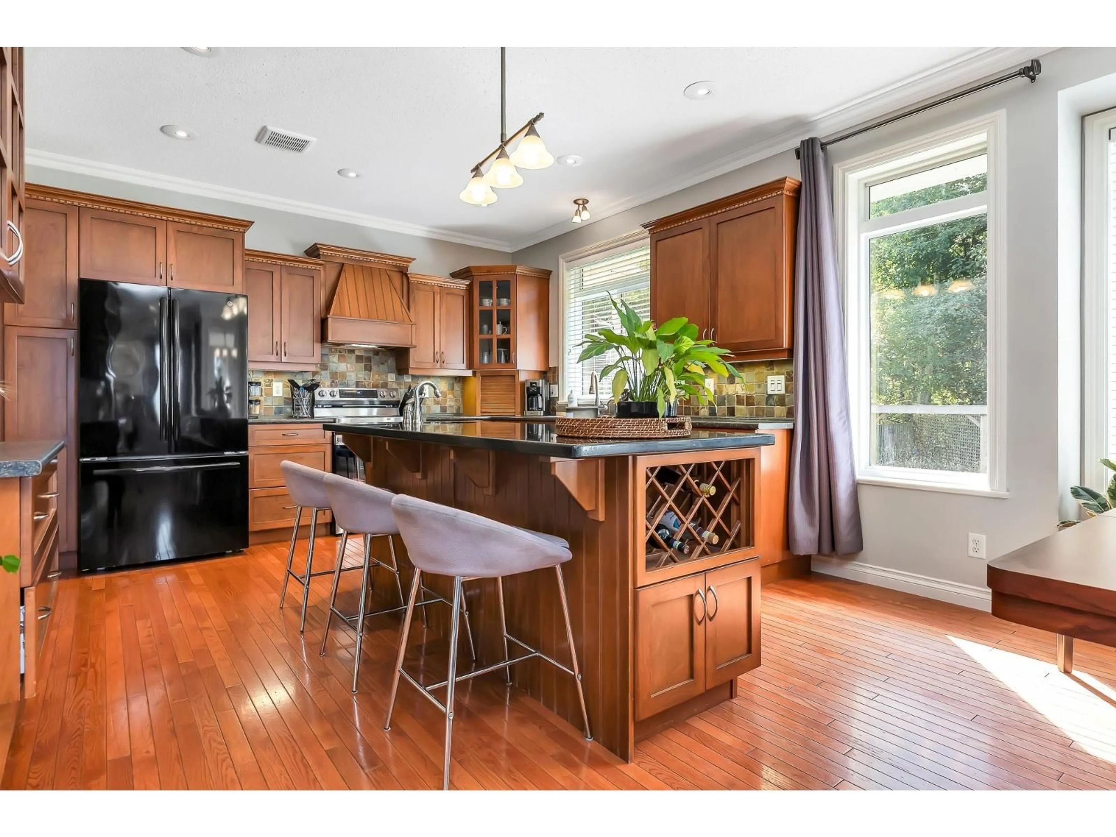 Open concept kitchen, wood/laminate floor for 5637 THOM CREEK DRIVE, Chilliwack British Columbia V2R5Z6