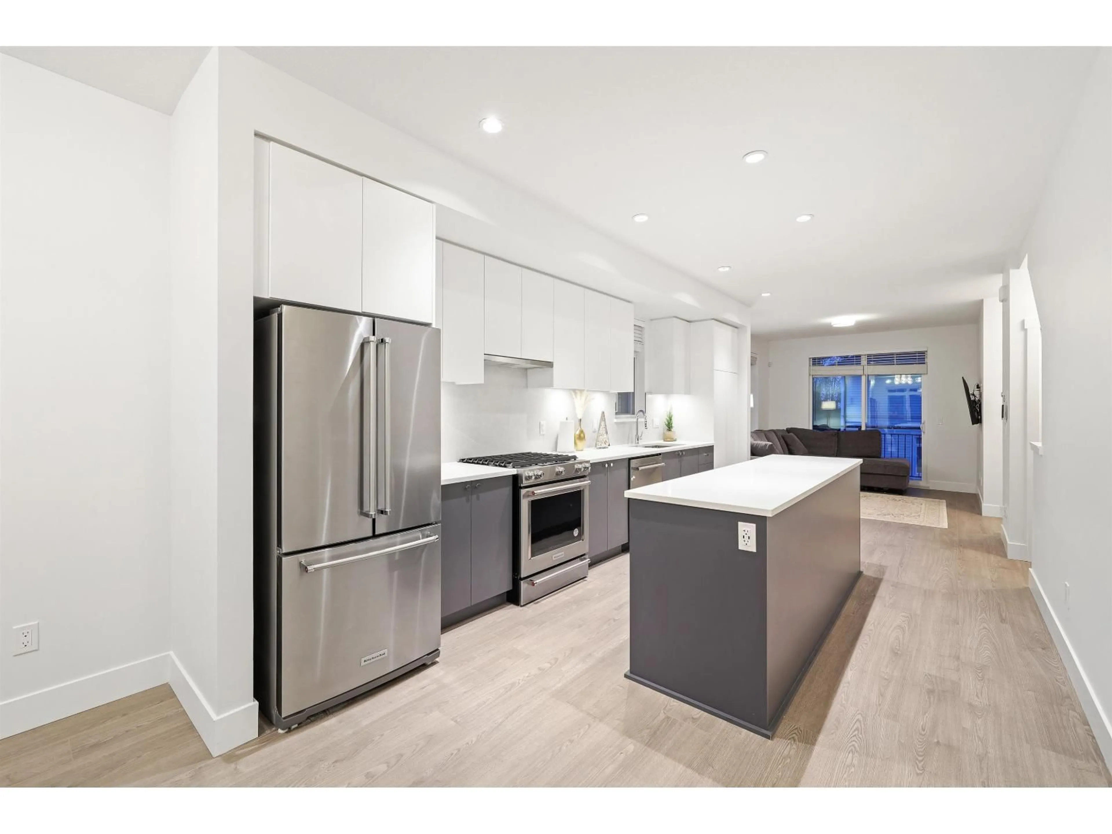 Open concept kitchen, unknown for 51 - 2070 OAK MEADOWS DRIVE, Surrey British Columbia V3Z1J1
