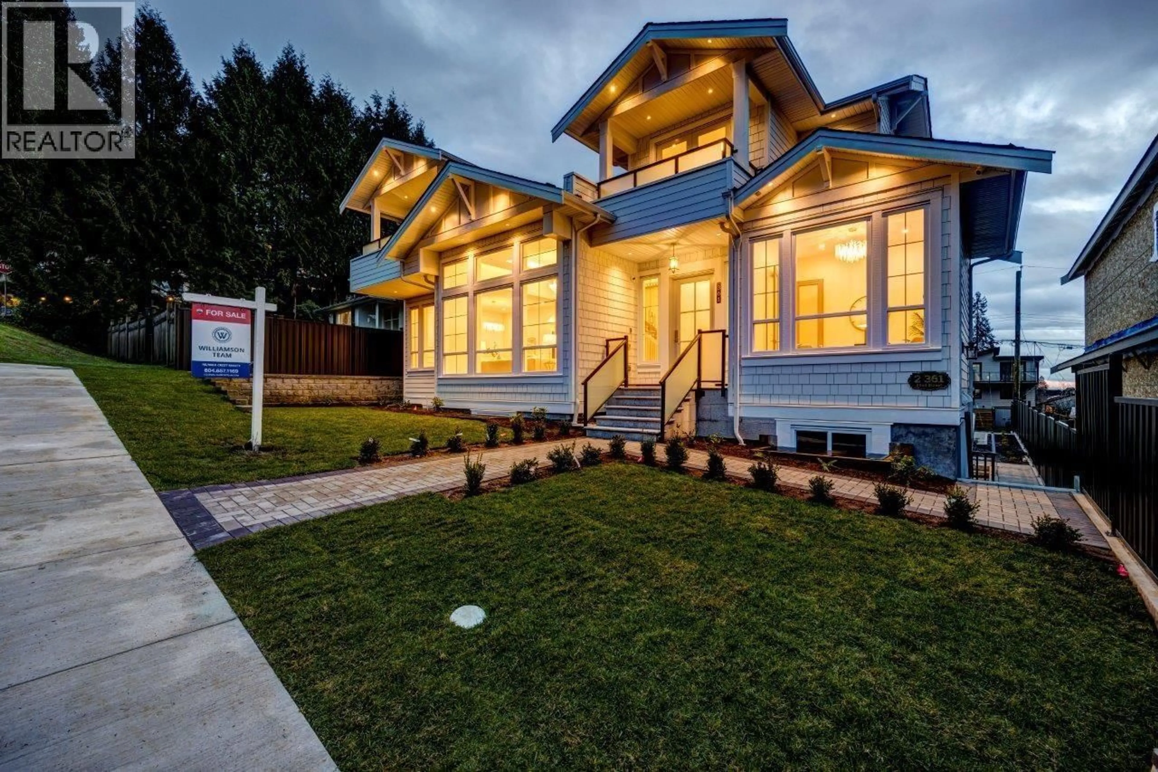 Home with vinyl exterior material, street for 361 22ND STREET, North Vancouver British Columbia V7L3C8