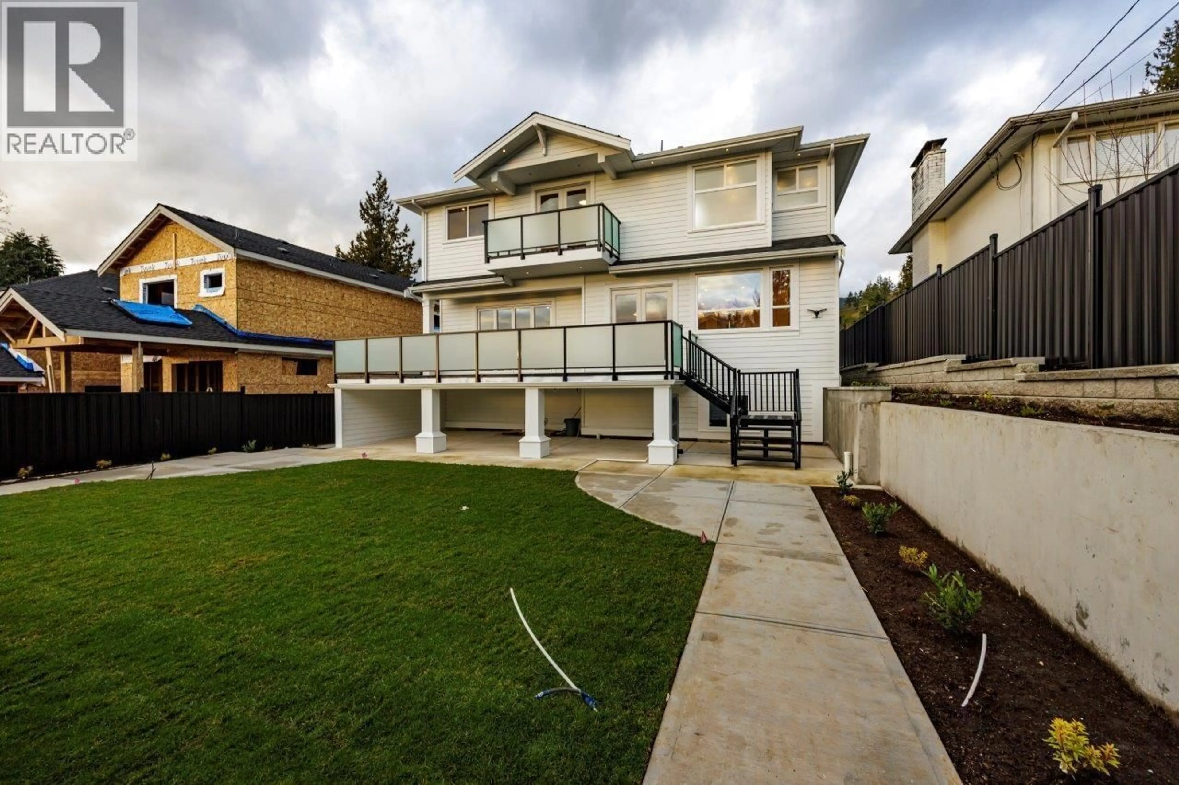 Unknown for 361 22ND STREET, North Vancouver British Columbia V7L3C8