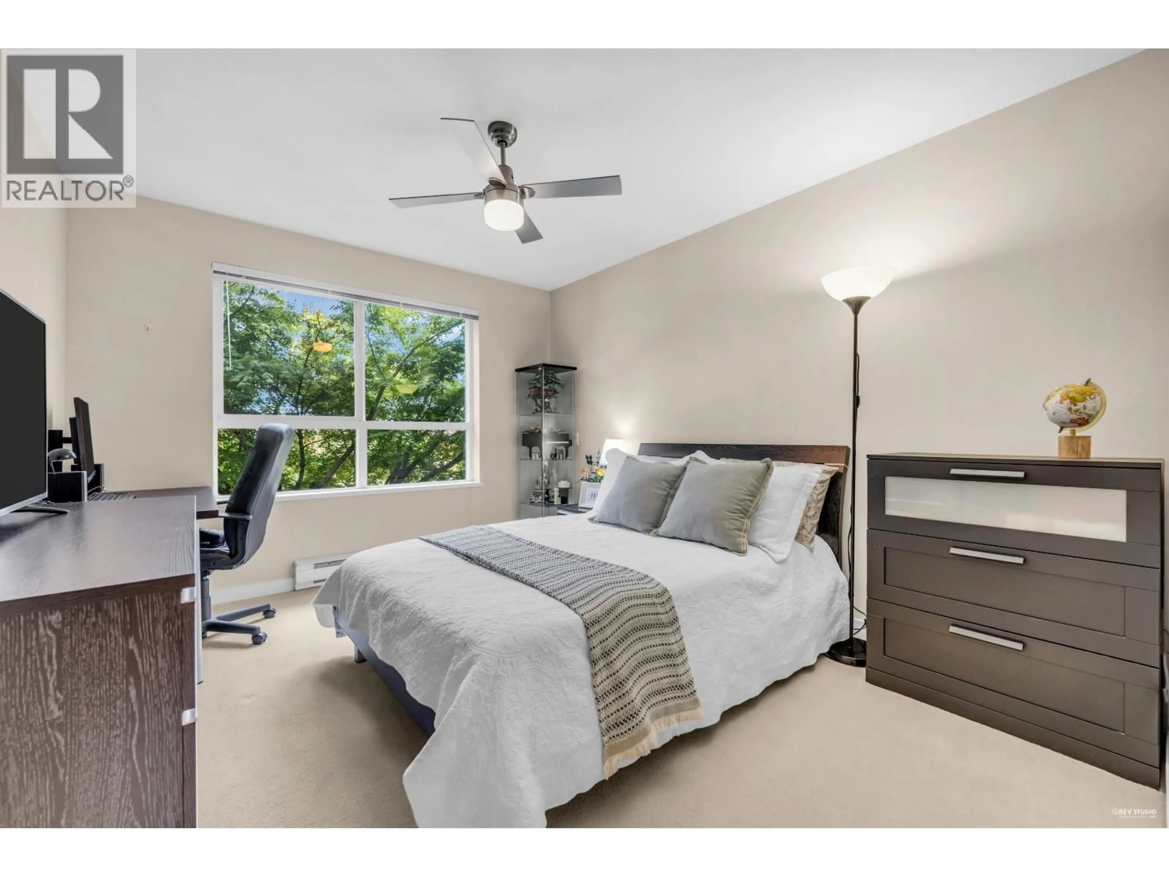 Bedroom with bed, unknown for 205 - 9500 ODLIN ROAD, Richmond British Columbia V6X0H5