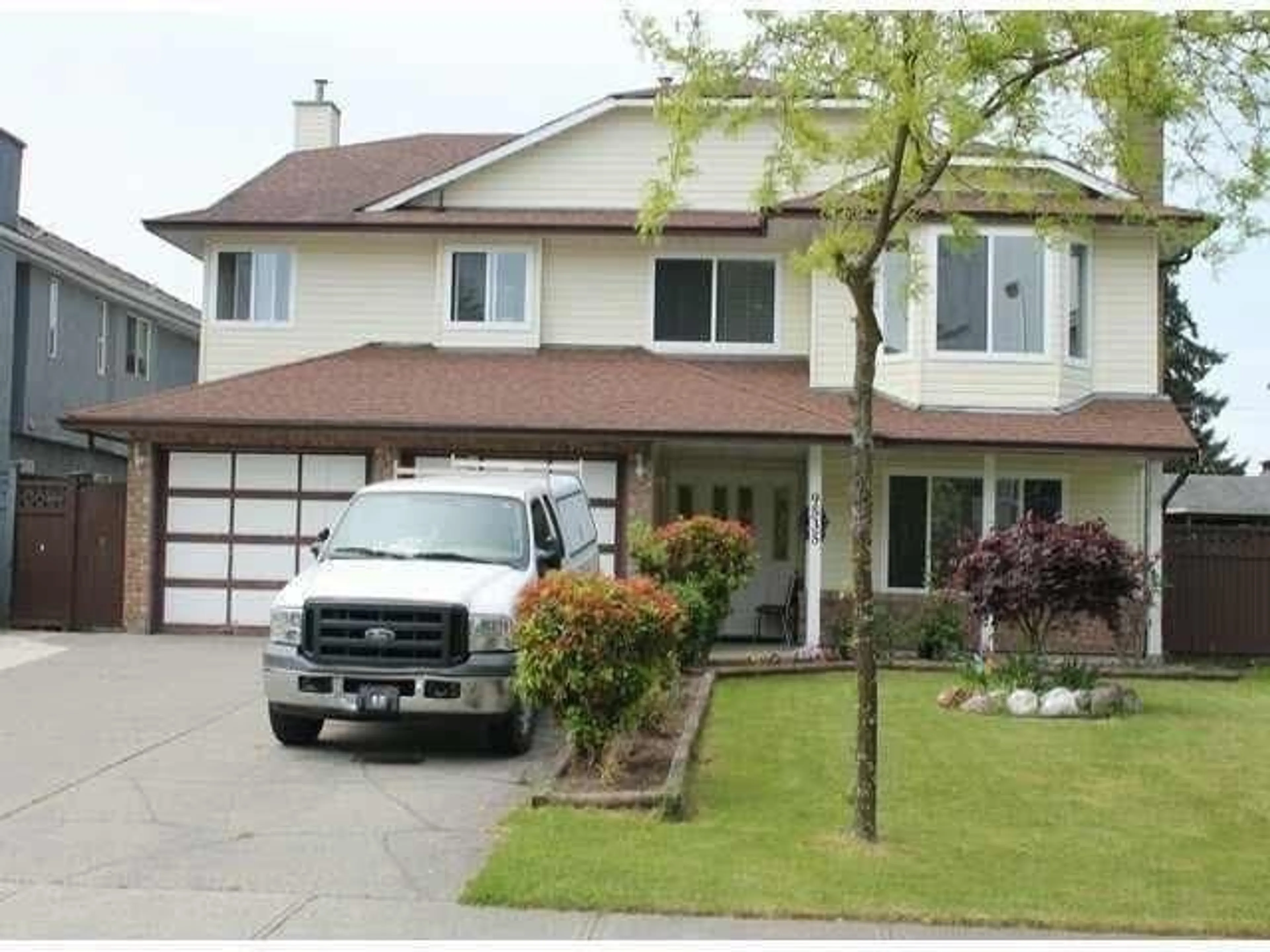 Home with vinyl exterior material, street for 9535 124A STREET, Surrey British Columbia V3V7G3