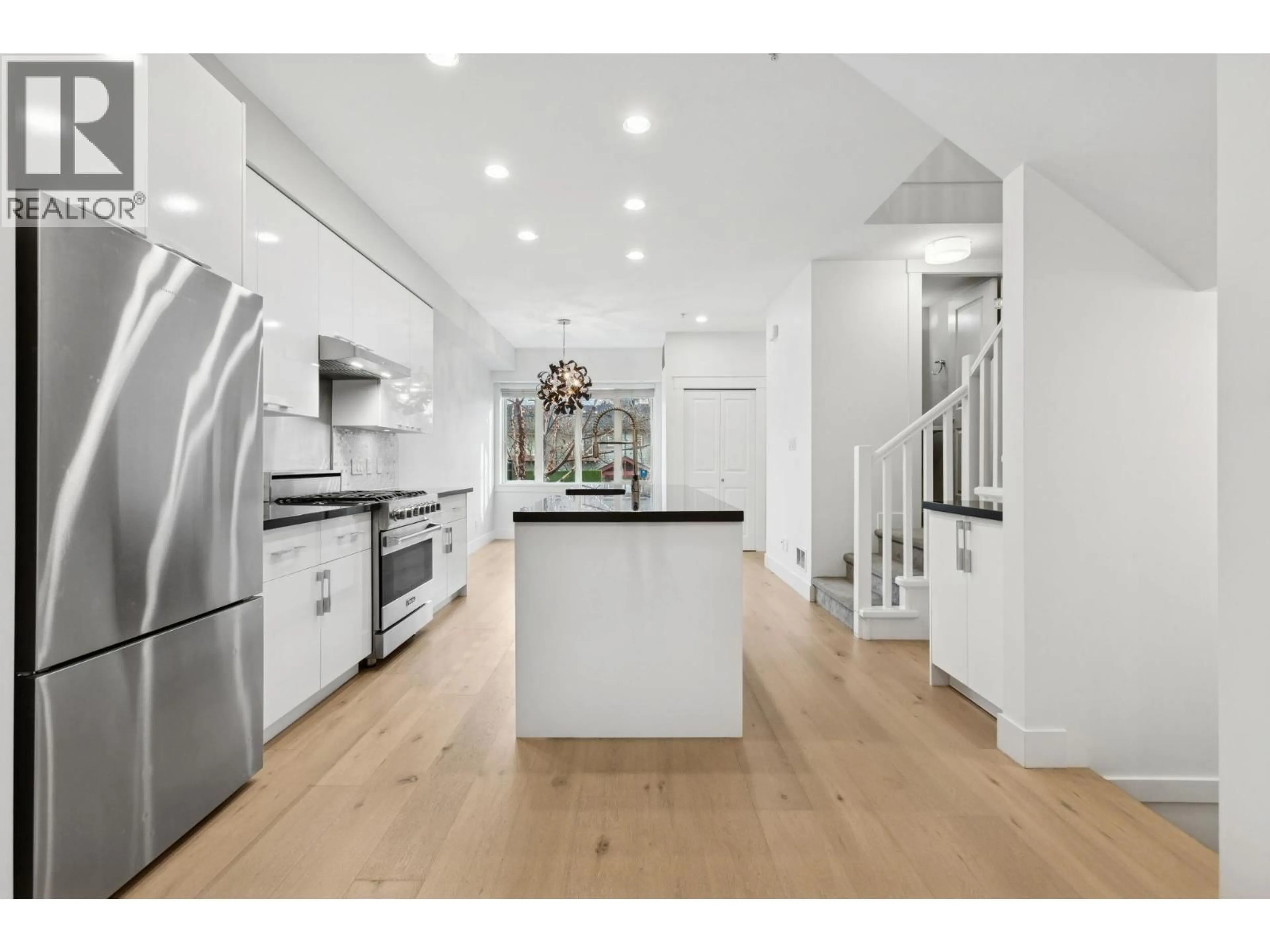 Open concept kitchen, unknown for 5961 OAK STREET, Vancouver British Columbia V6M2W1