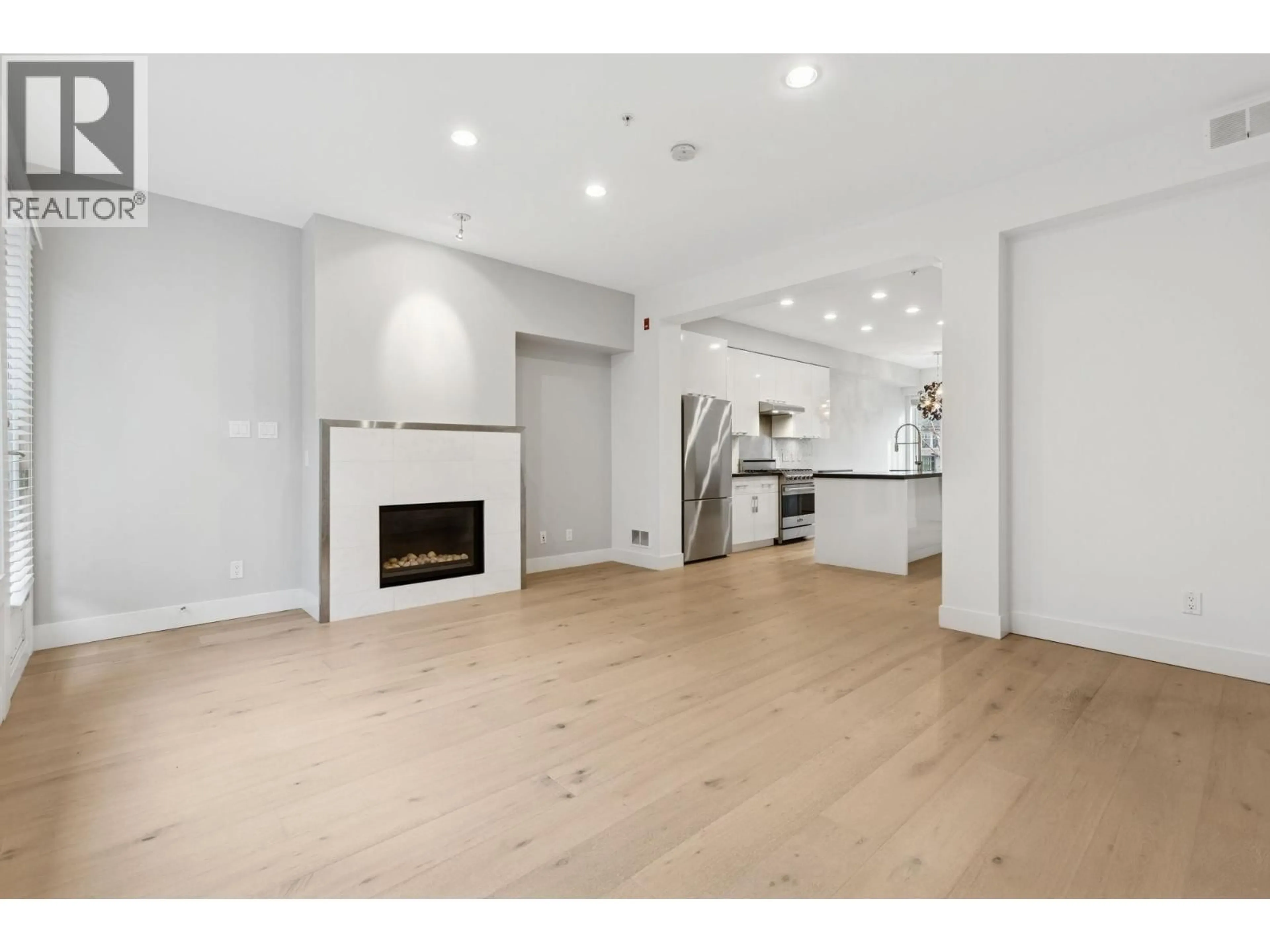 Open concept kitchen, unknown for 5961 OAK STREET, Vancouver British Columbia V6M2W1