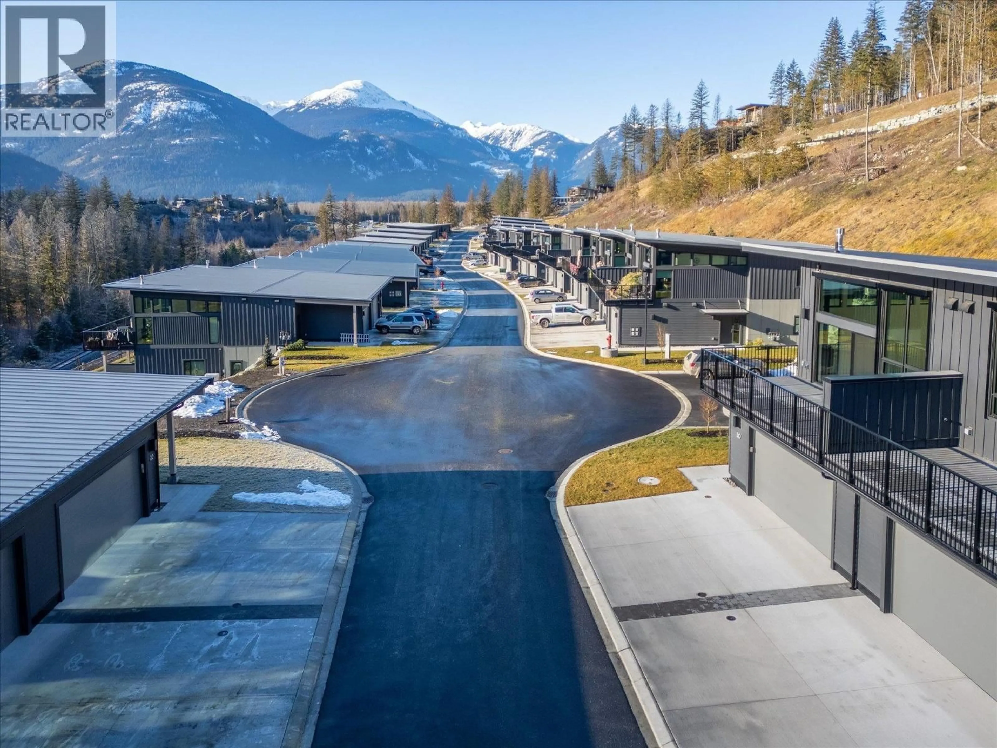A pic from outside/outdoor area/front of a property/back of a property/a pic from drone, mountain view for 28 - 4000 SUNSTONE WAY, Pemberton British Columbia V0N2L3