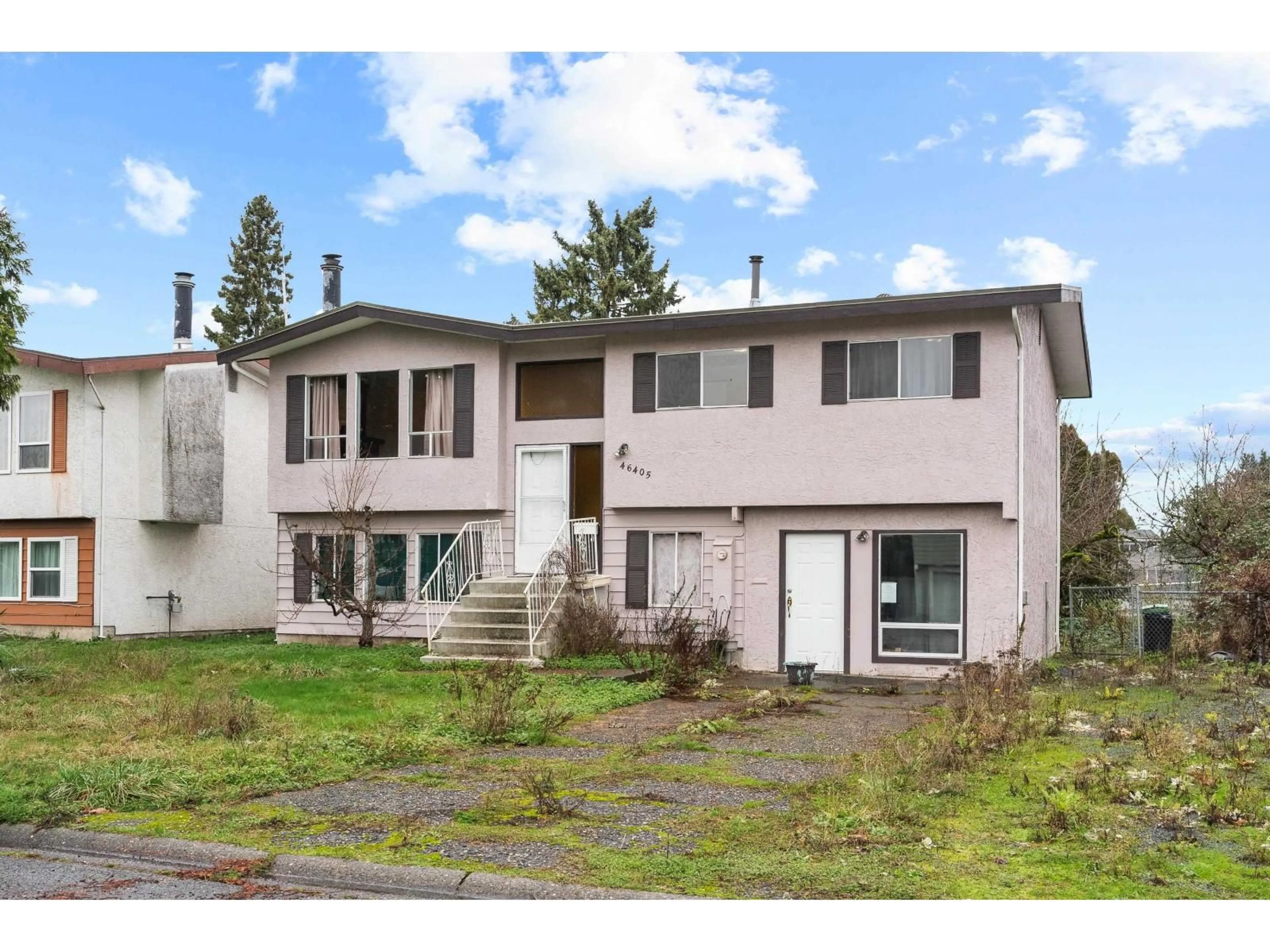 Home with vinyl exterior material, street for 46405 DINAH AVENUE, Chilliwack British Columbia V2P7E2