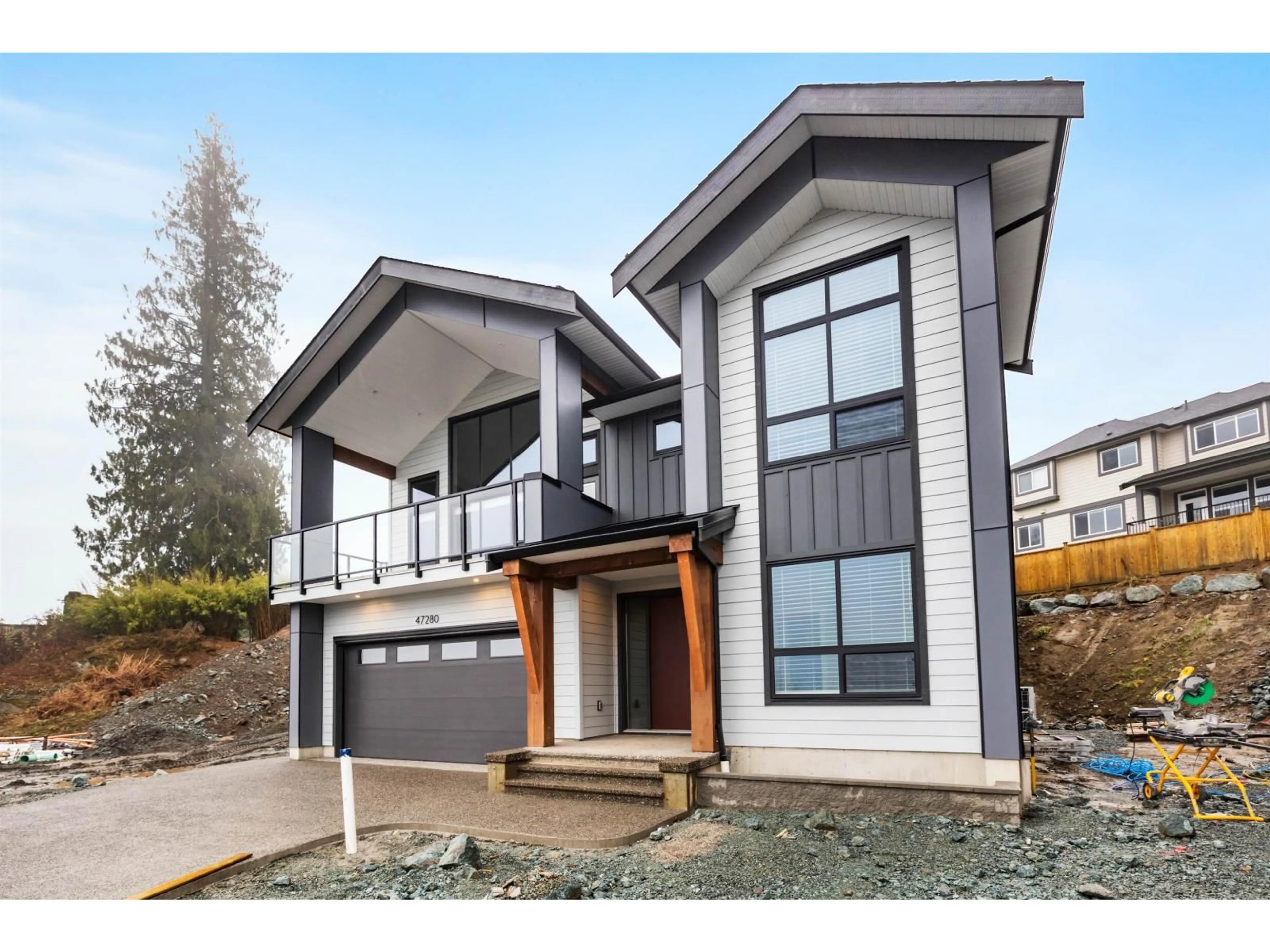 Home with vinyl exterior material, street for 47280 VALERIE PLACE, Chilliwack British Columbia V2P7W9