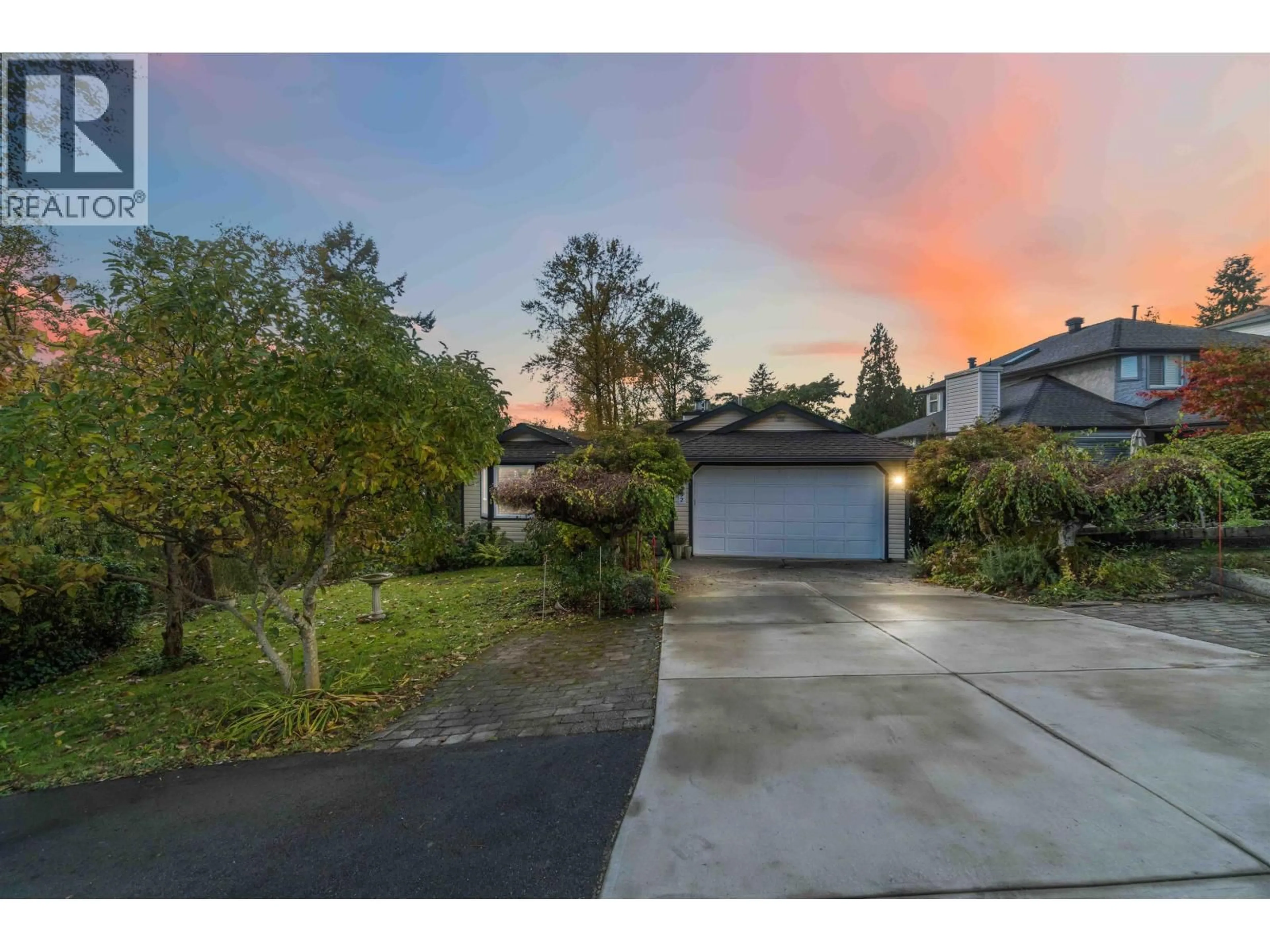 A pic from outside/outdoor area/front of a property/back of a property/a pic from drone, street for 532 SAN REMO DRIVE, Port Moody British Columbia V3H4K4