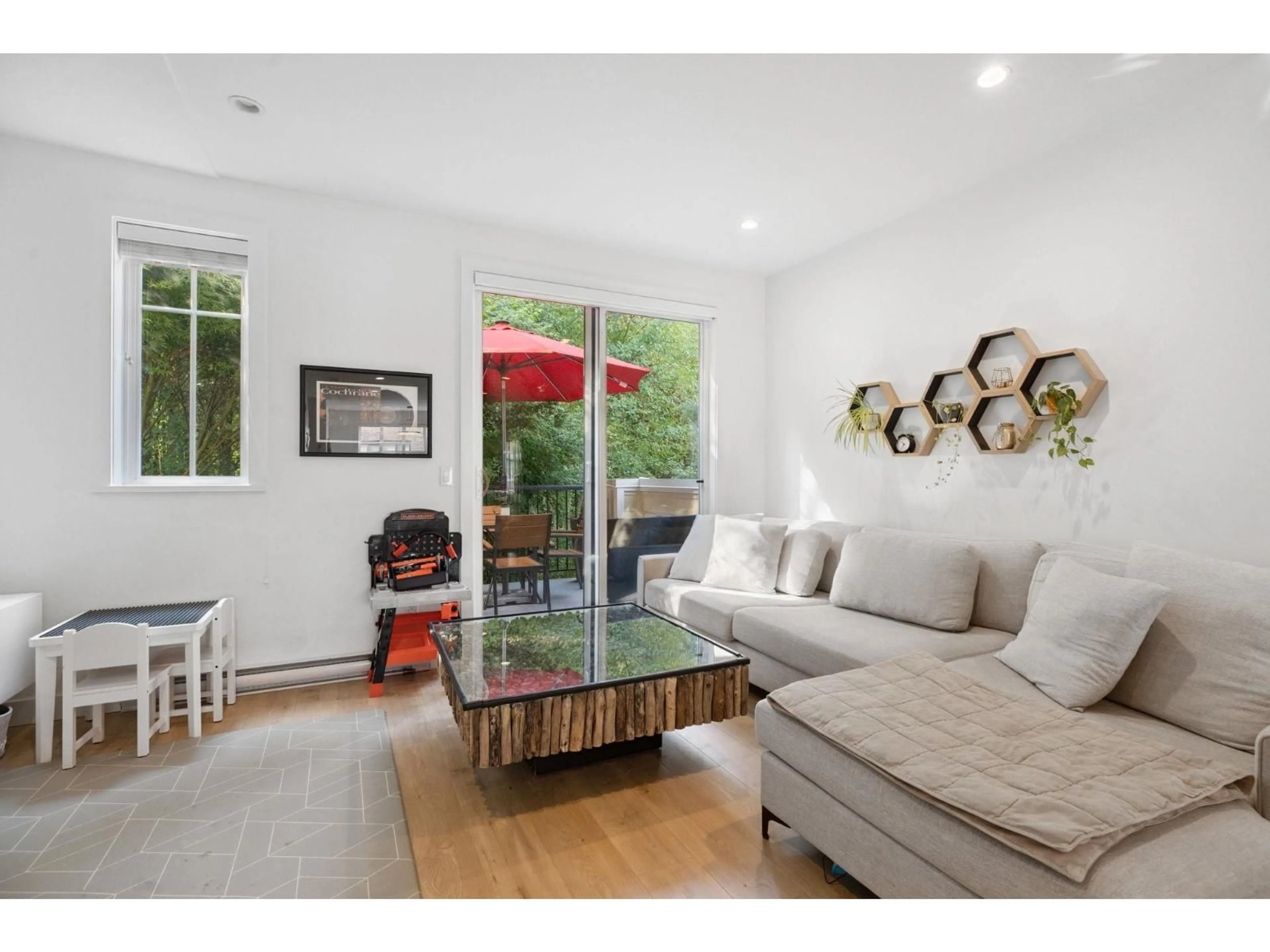 Living room with furniture, unknown for 65 - 15588 32 AVENUE, Surrey British Columbia V3Z0G3