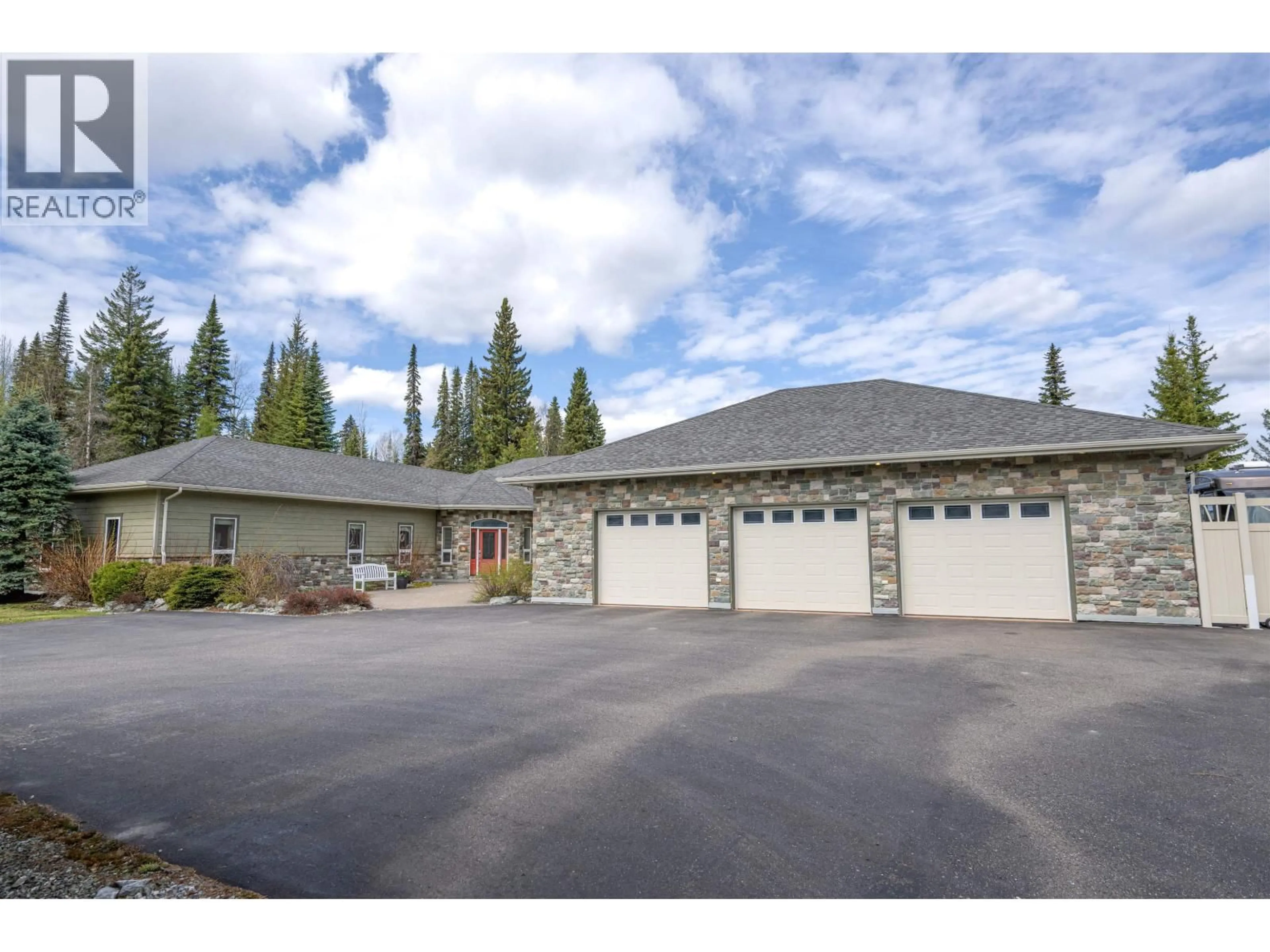 Indoor garage for 7003 VALLEYVIEW DRIVE, Valleyview British Columbia V2K4C6