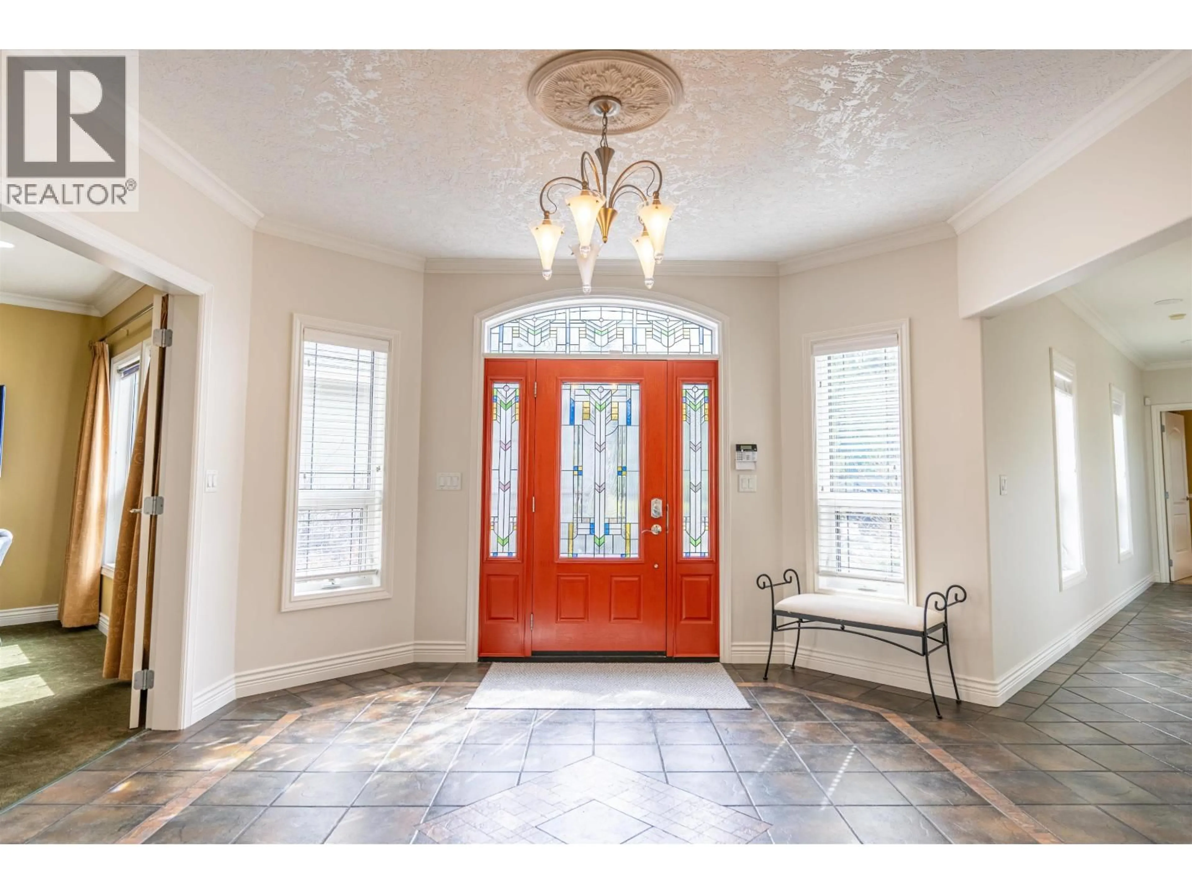 Indoor entryway for 7003 VALLEYVIEW DRIVE, Valleyview British Columbia V2K4C6