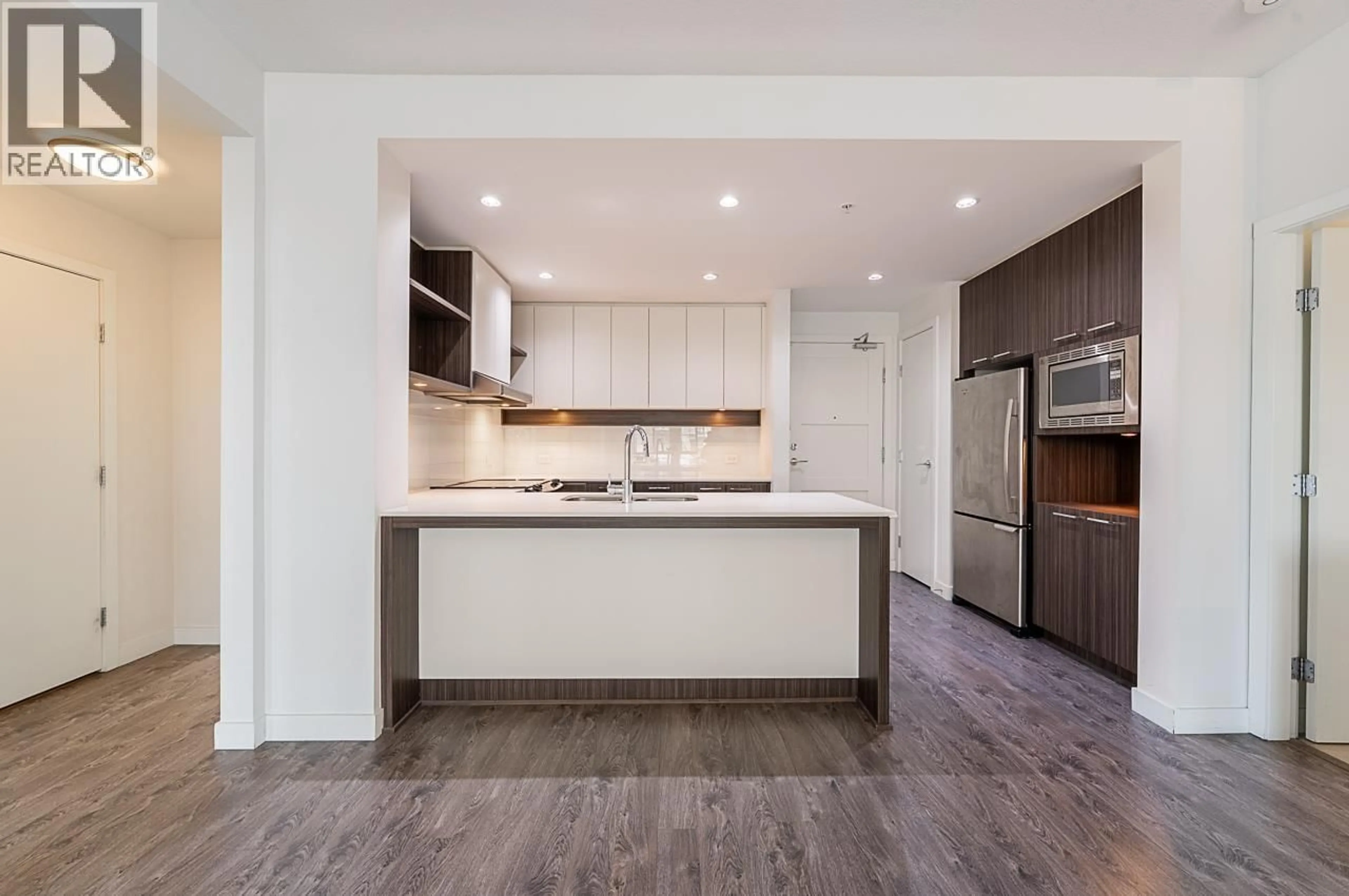 Open concept kitchen, unknown for 303 - 545 FOSTER AVENUE, Coquitlam British Columbia V3J0B3