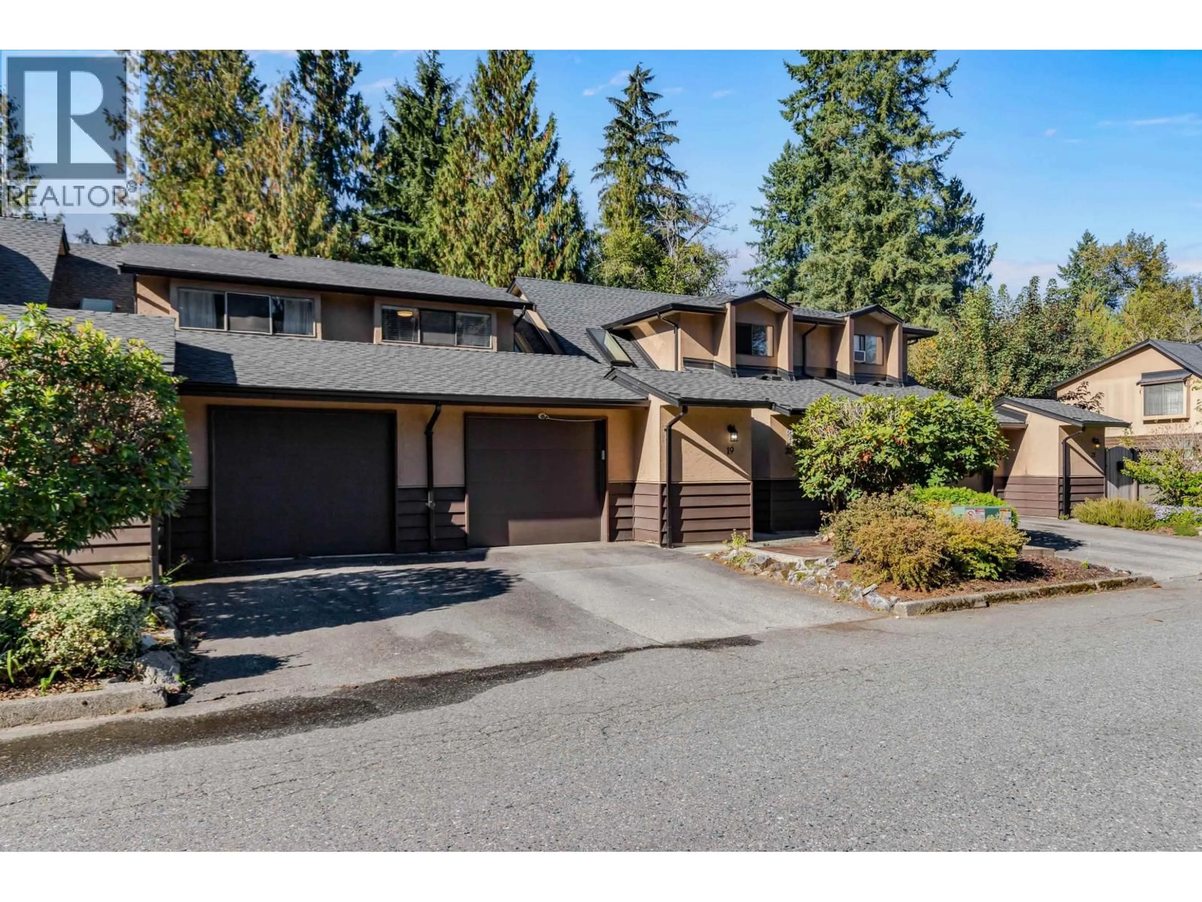A pic from outside/outdoor area/front of a property/back of a property/a pic from drone, street for 19 - 12227 SKILLEN STREET, Maple Ridge British Columbia V2X4X4