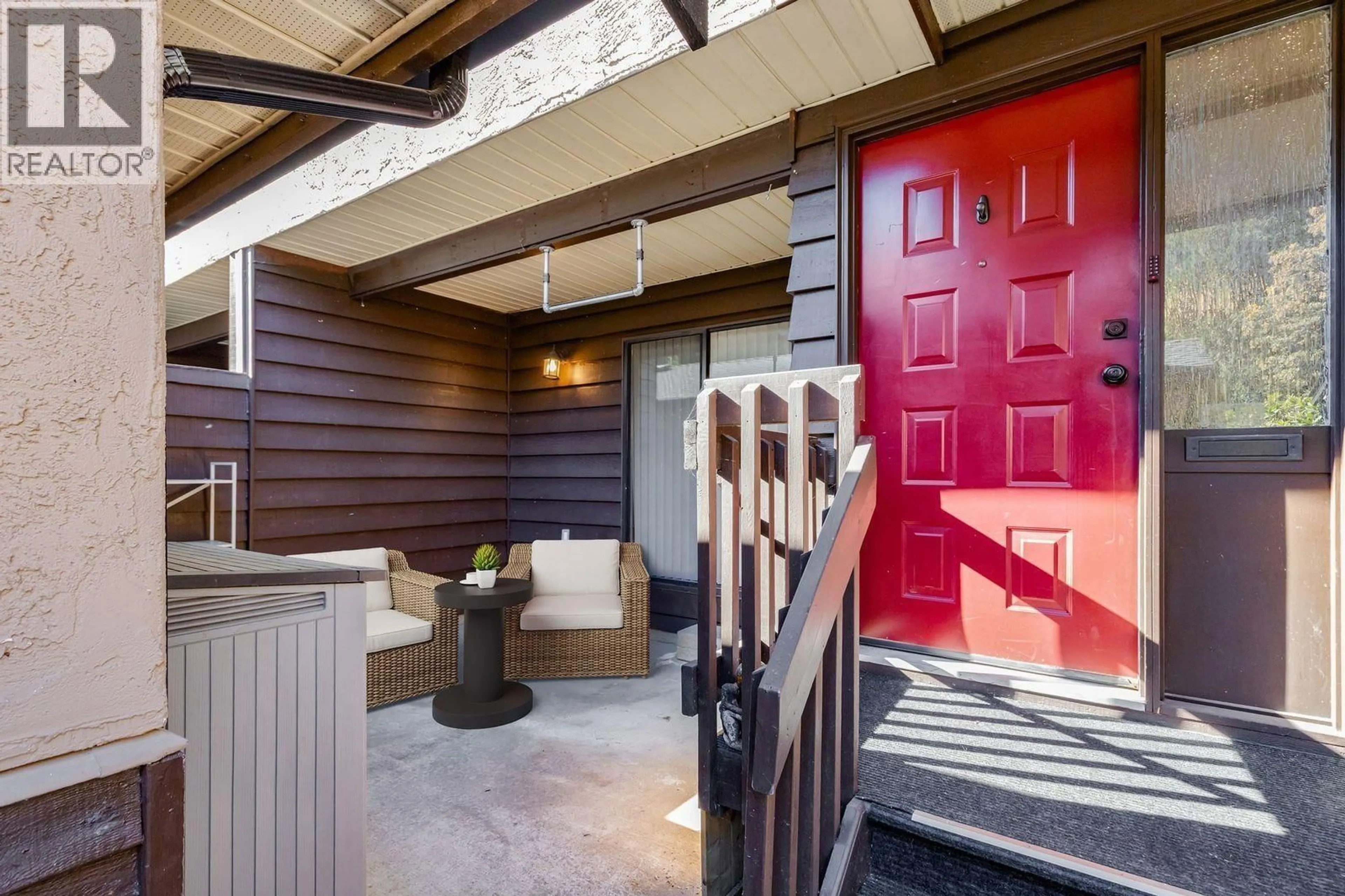 Indoor foyer for 19 - 12227 SKILLEN STREET, Maple Ridge British Columbia V2X4X4