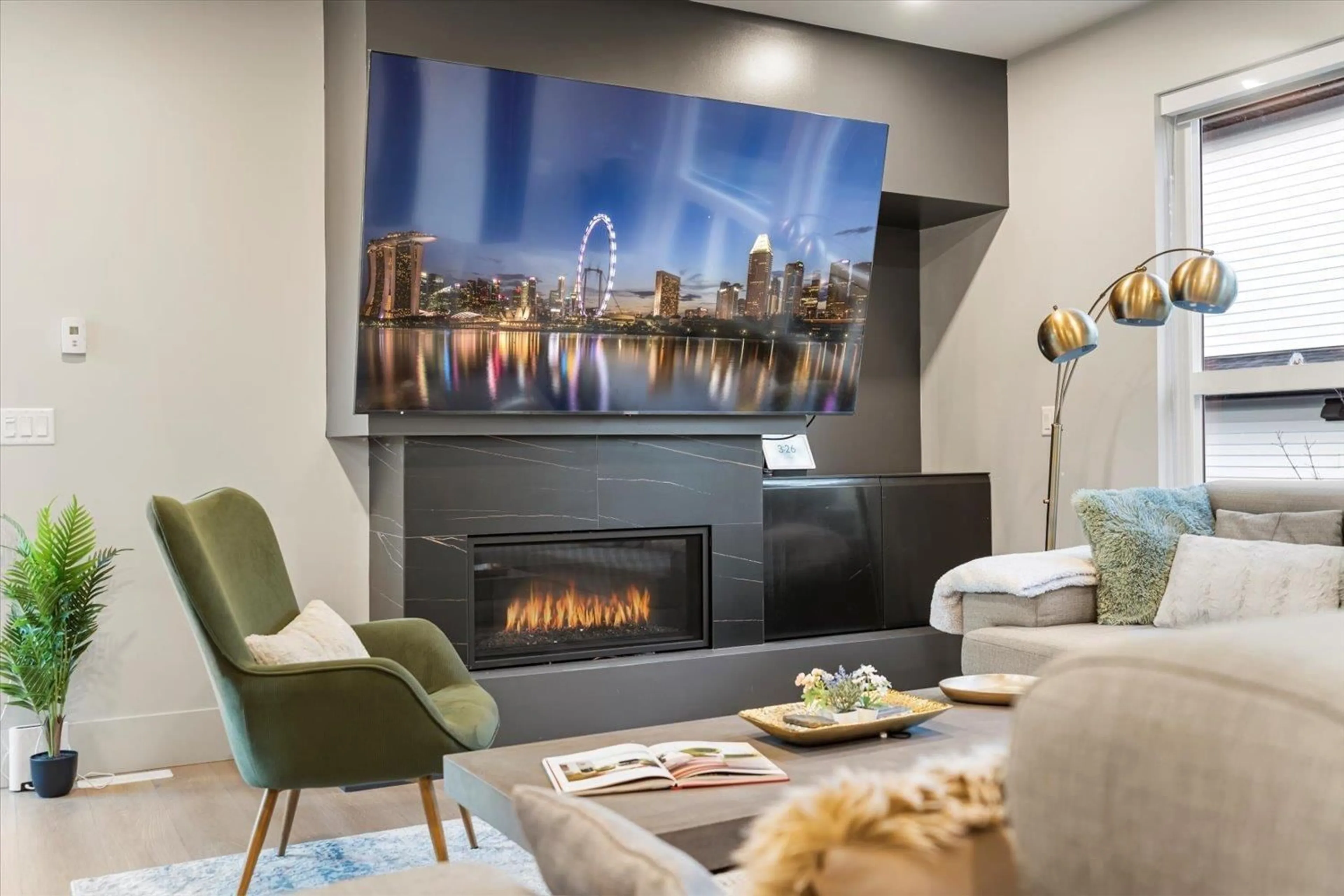 Living room with furniture, unknown for 33383 SILVERTREE COURT, Abbotsford British Columbia V2S3K5