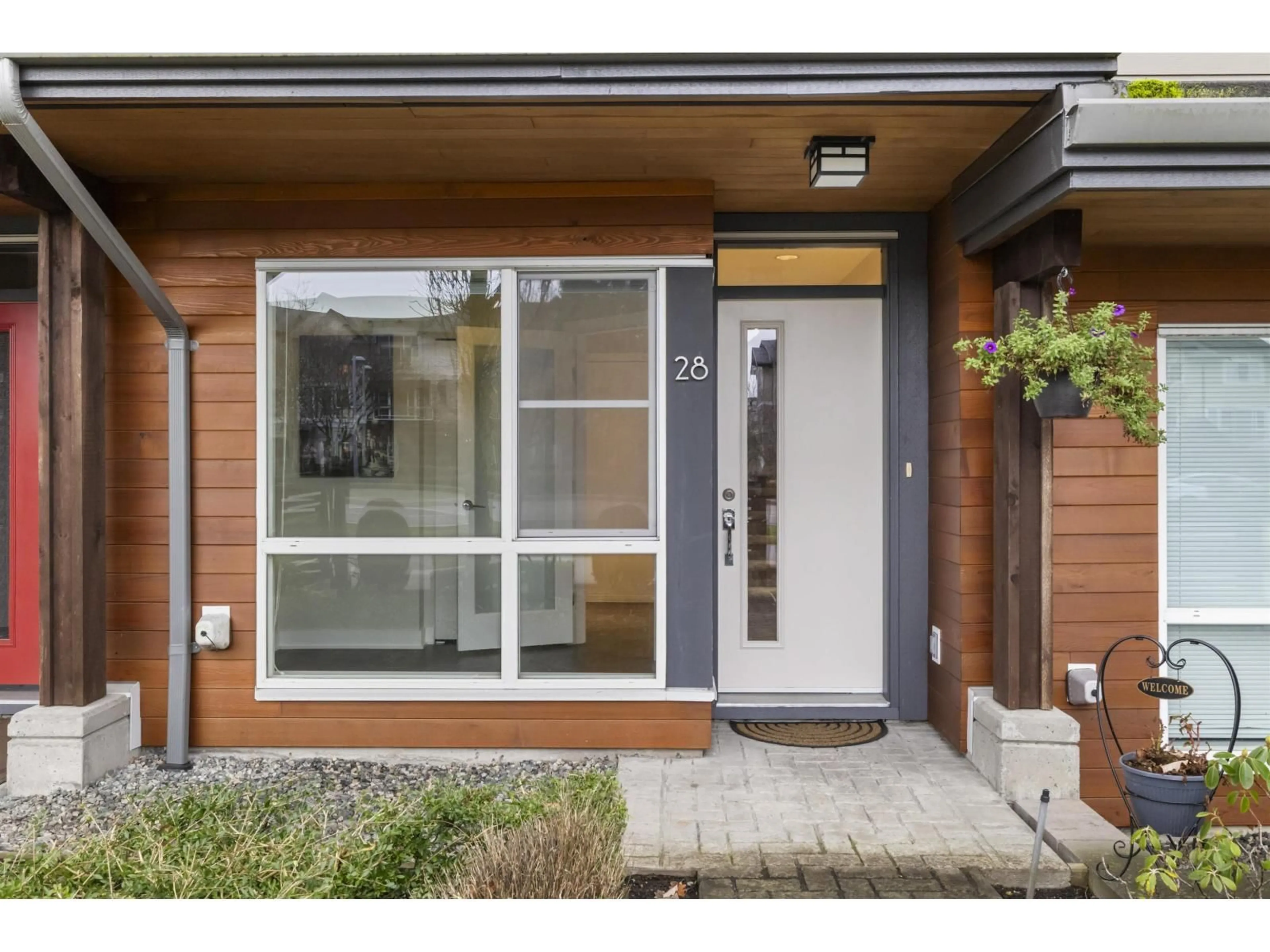 Indoor entryway for 28 - 16223 23A AVENUE, Surrey British Columbia V3Z6P4