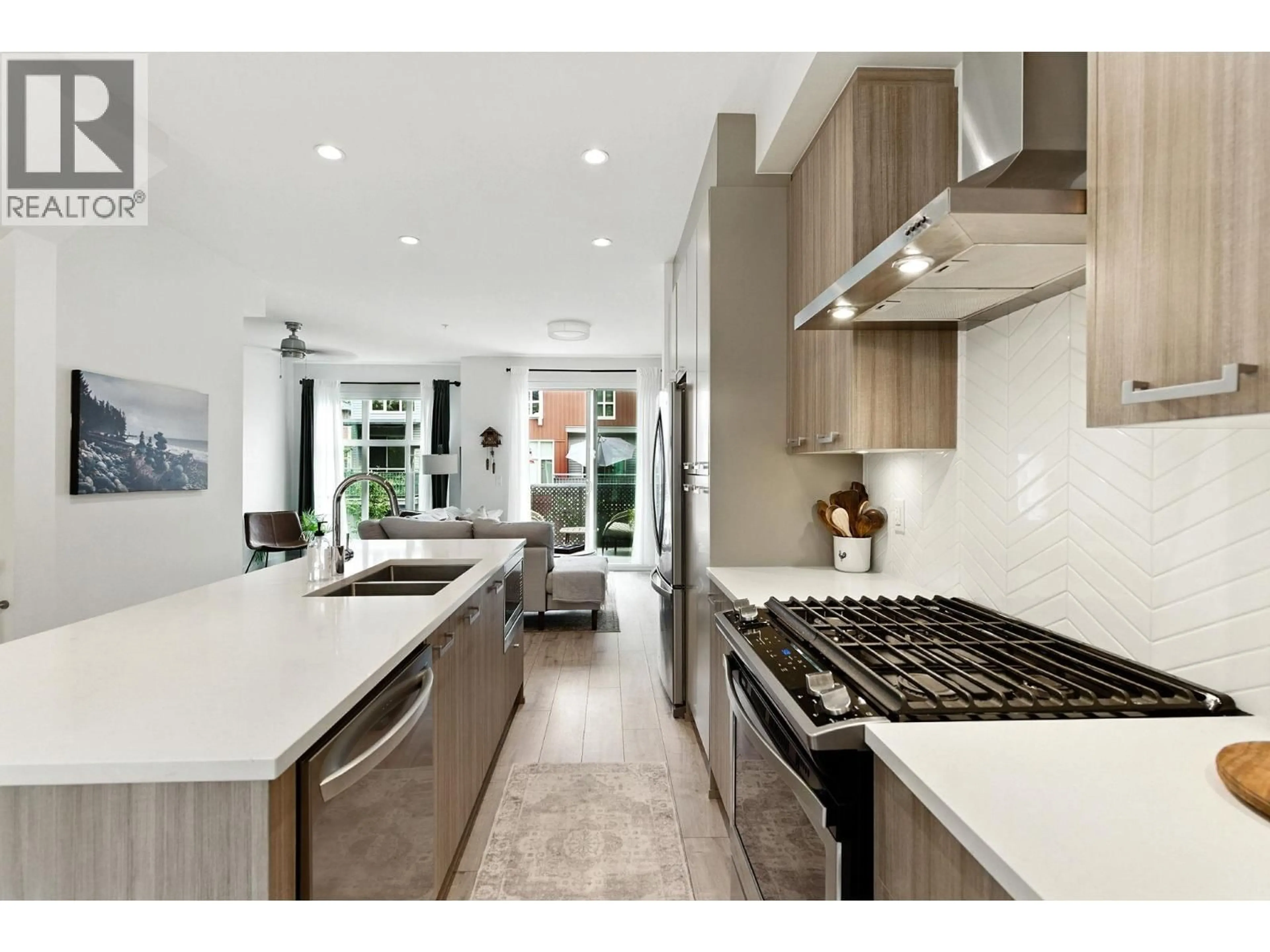 Open concept kitchen, ceramic/tile floor for 99 - 24076 112 AVENUE, Maple Ridge British Columbia V2W0K2