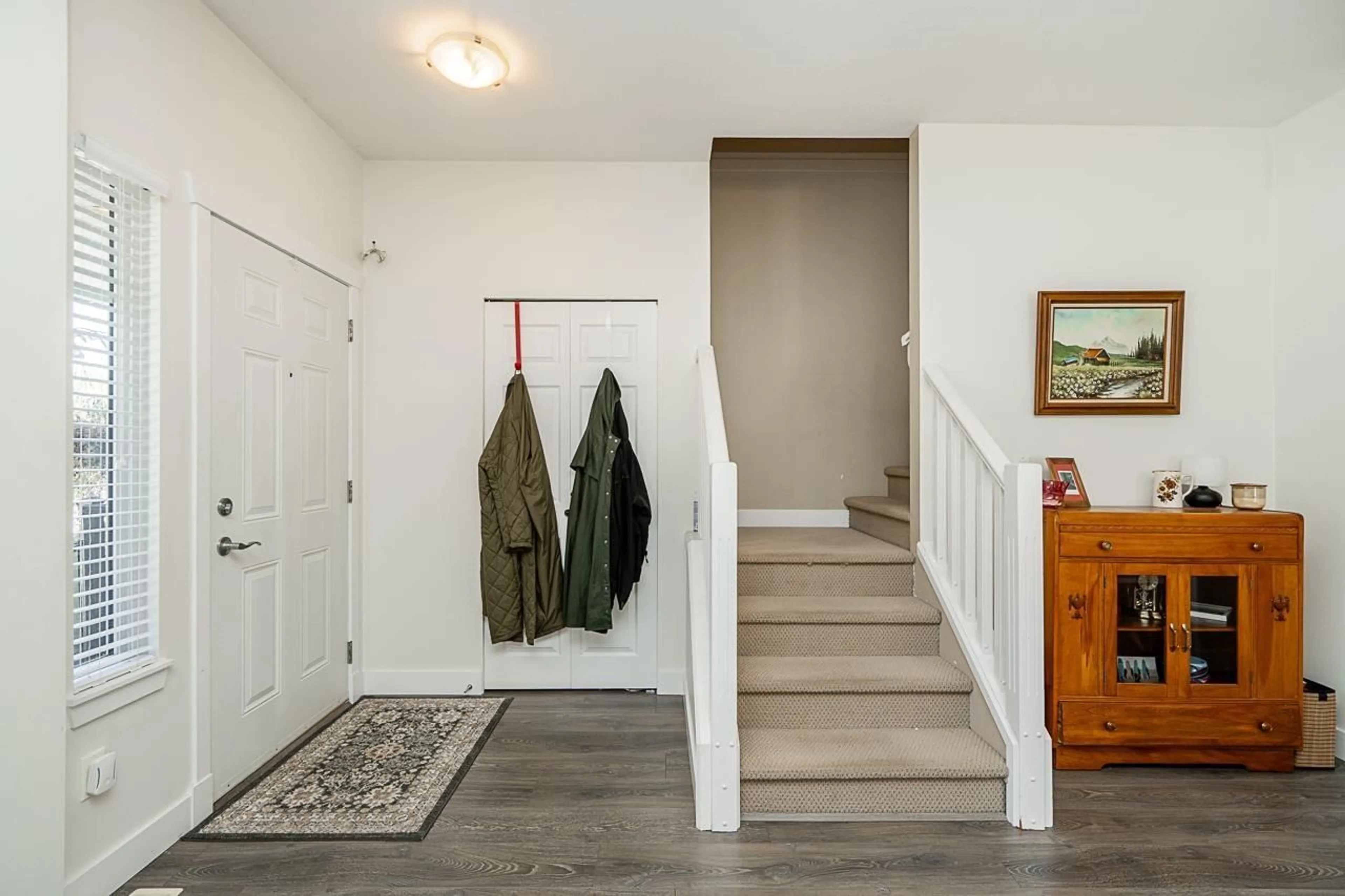 Indoor entryway for 16506 60TH AVENUE, Surrey British Columbia V3S1S9