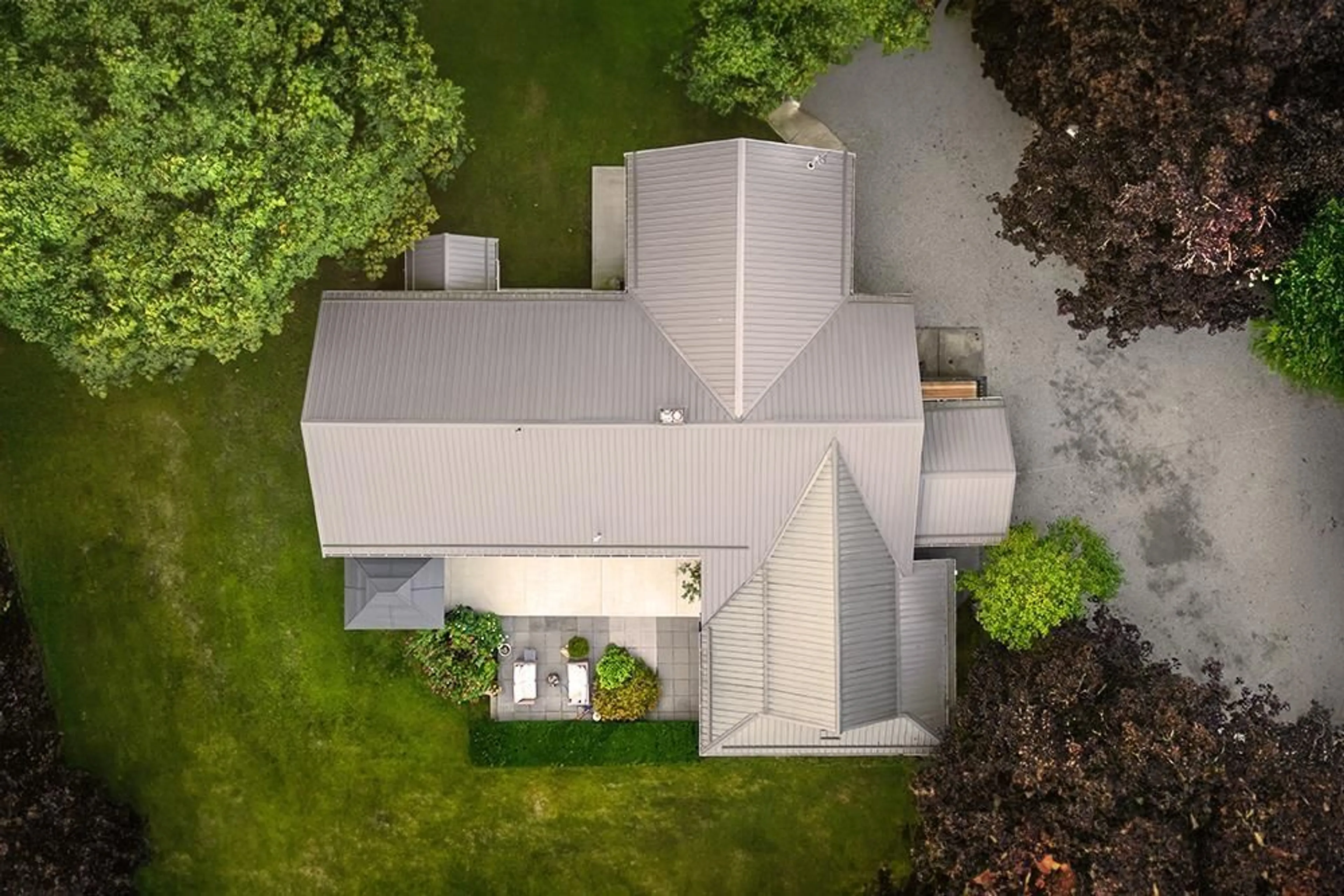 A pic from outside/outdoor area/front of a property/back of a property/a pic from drone, building for 34520 TIMBERCOVE ROAD, Mission British Columbia V2V0B5