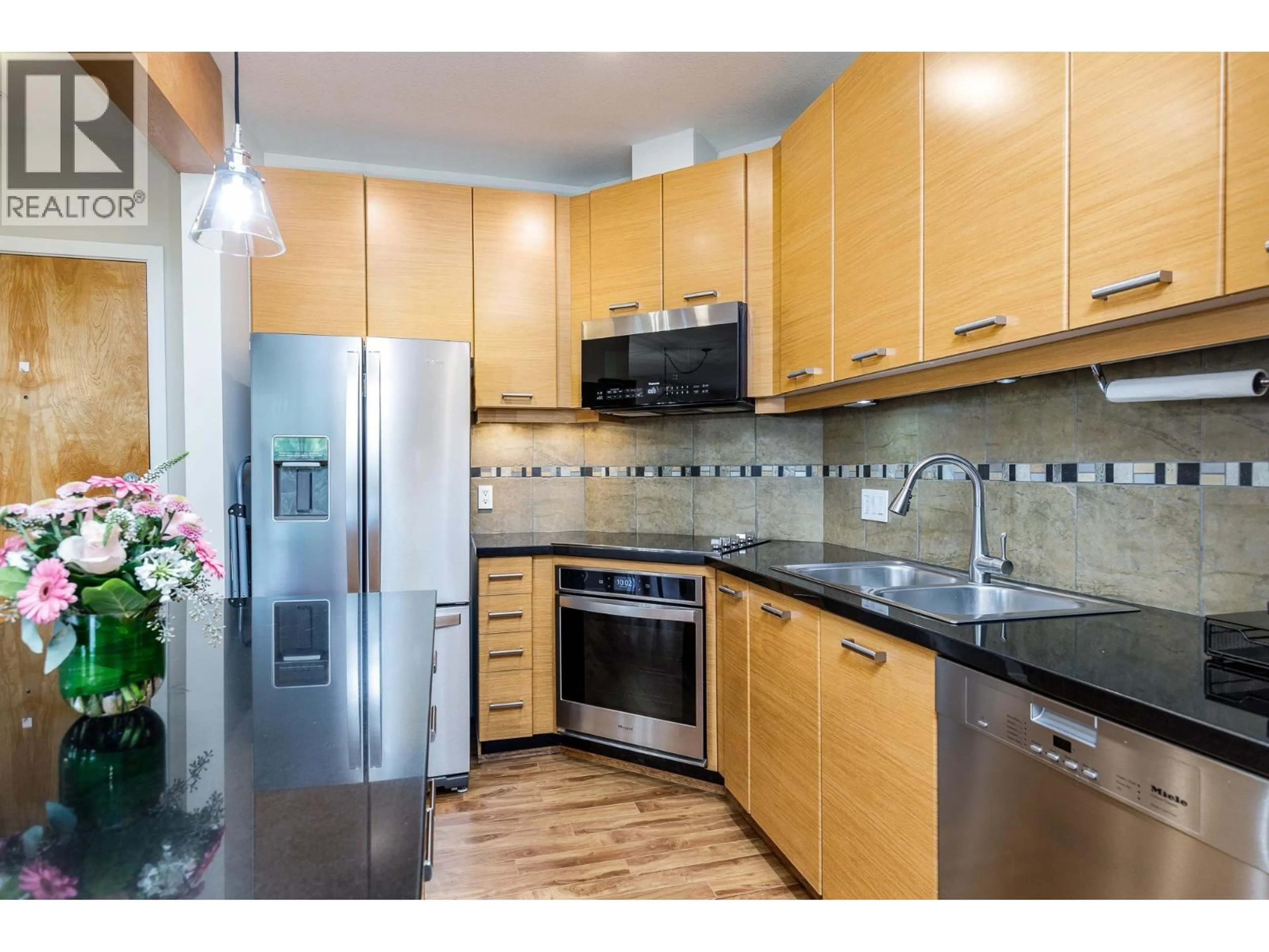 Standard kitchen, unknown for 301 - 560 RAVEN WOODS DRIVE, North Vancouver British Columbia V7G2T3