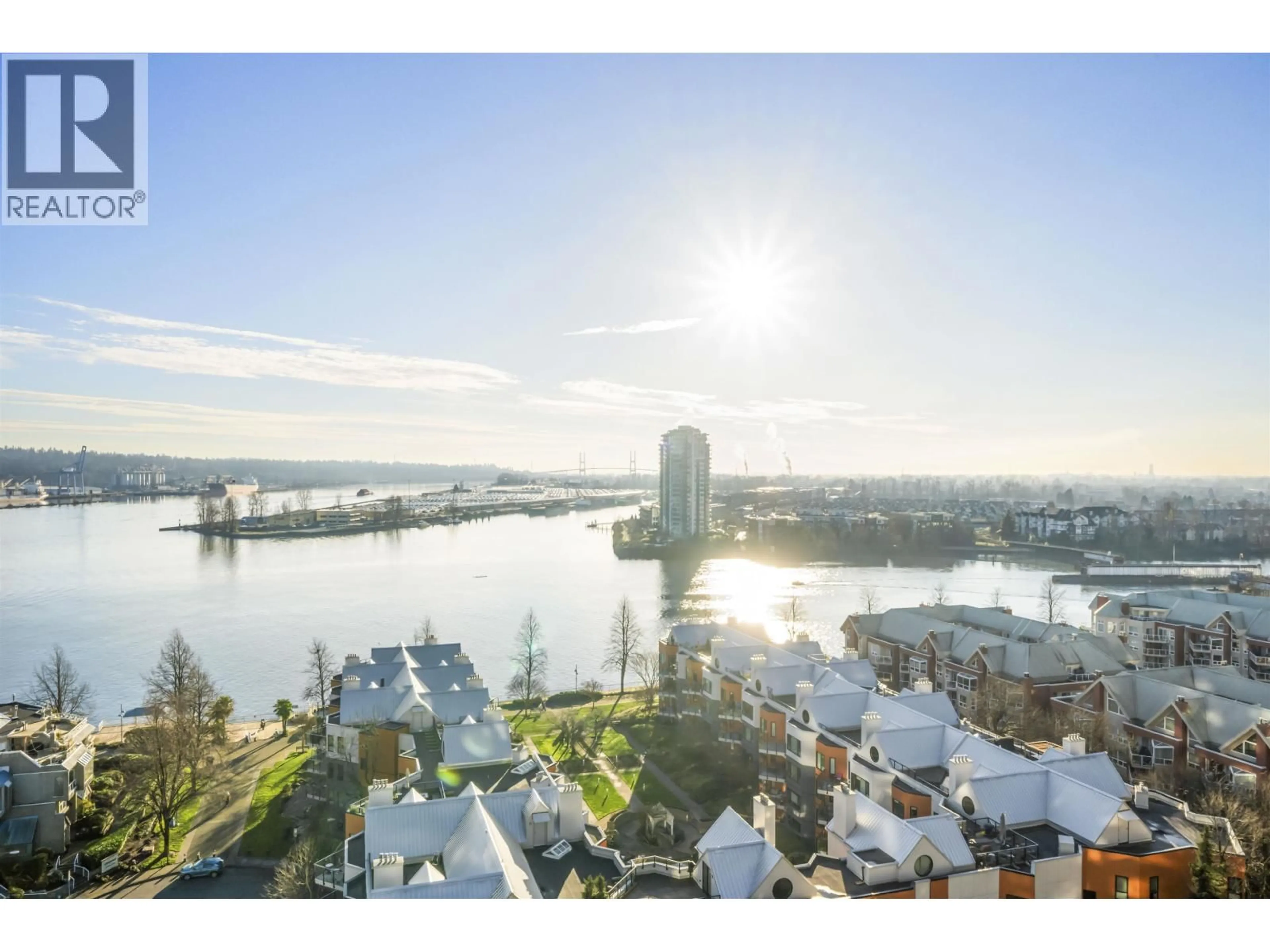 A pic from outside/outdoor area/front of a property/back of a property/a pic from drone, water/lake/river/ocean view for 1604 - 1135 QUAYSIDE DRIVE, New Westminster British Columbia V3M6J4