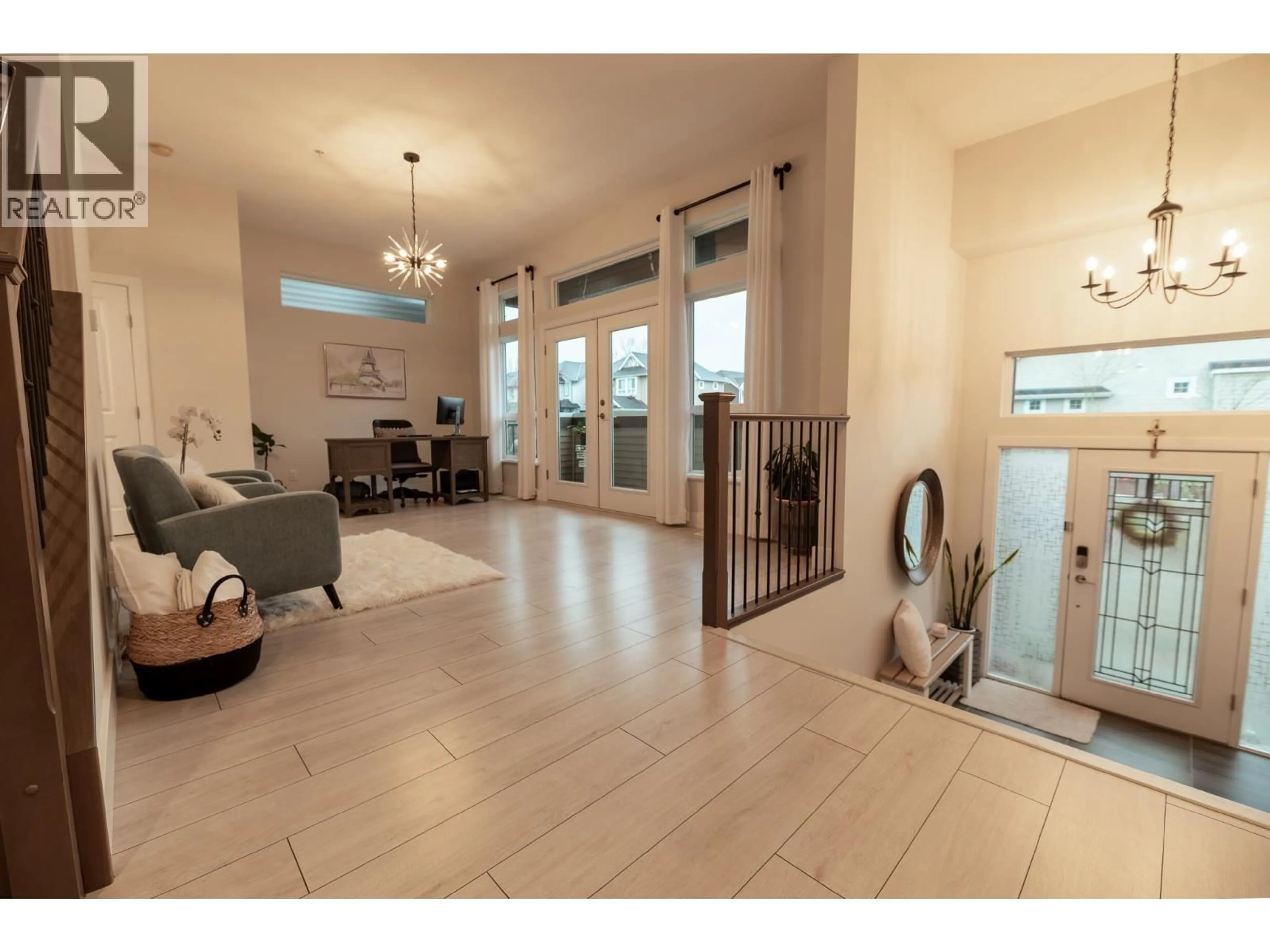 Indoor foyer for 23855 103A, Maple Ridge British Columbia V2W1G3