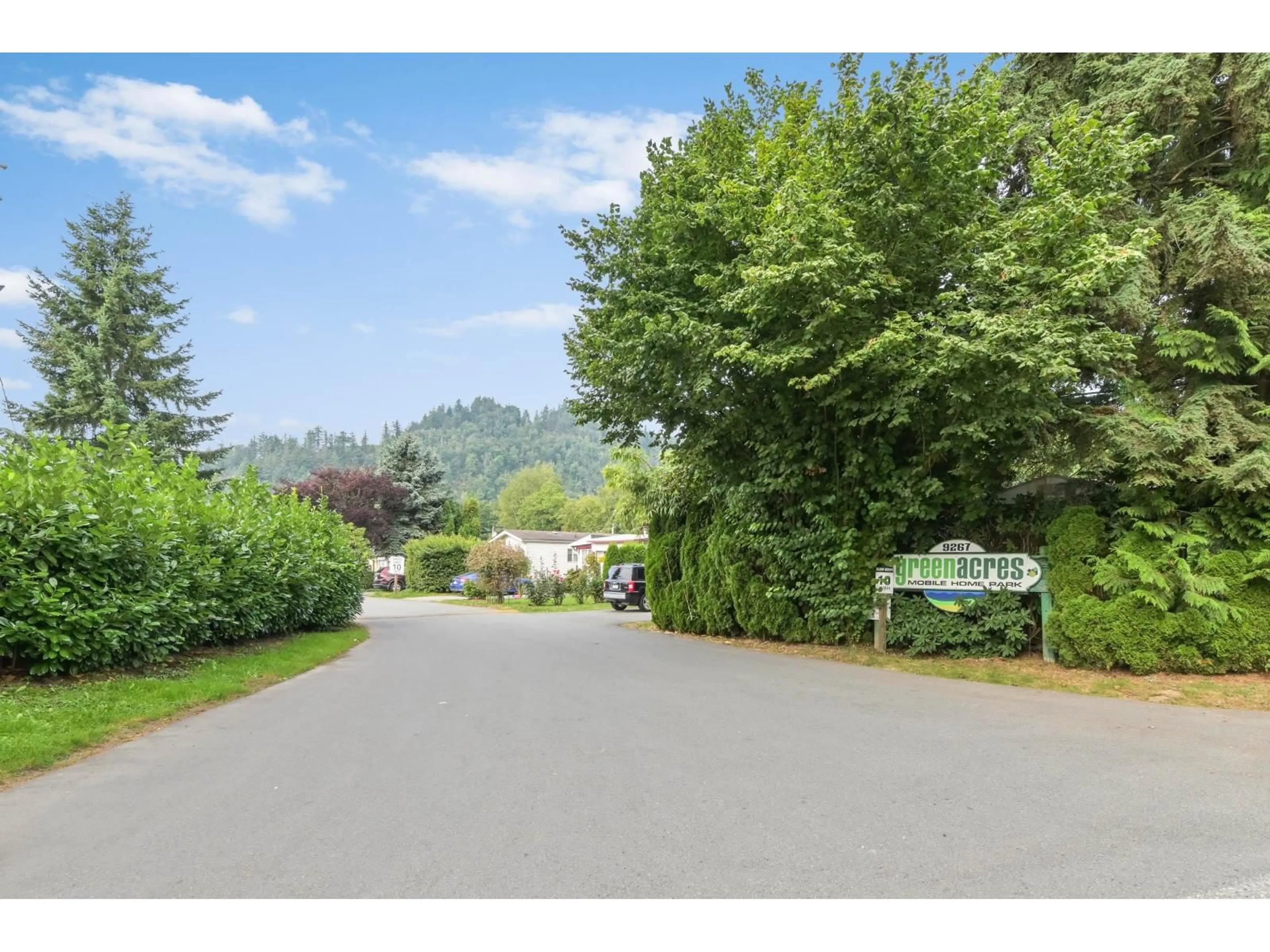 A pic from outside/outdoor area/front of a property/back of a property/a pic from drone, mountain view for 5 - 9267 SHOOK ROAD, Mission British Columbia V2V7M3