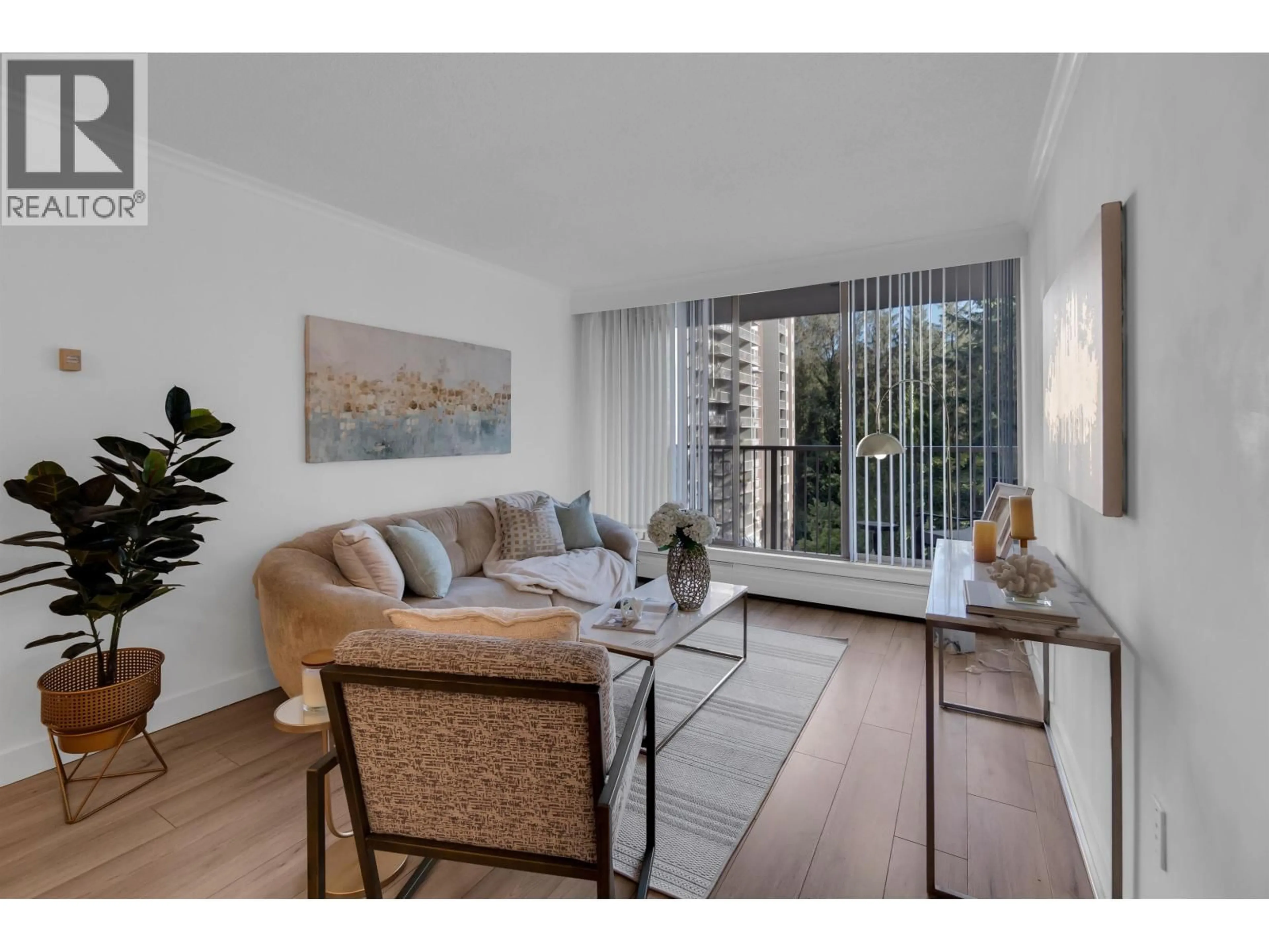 Living room with furniture, wood/laminate floor for 807 - 2004 FULLERTON AVENUE, North Vancouver British Columbia V7P3G8