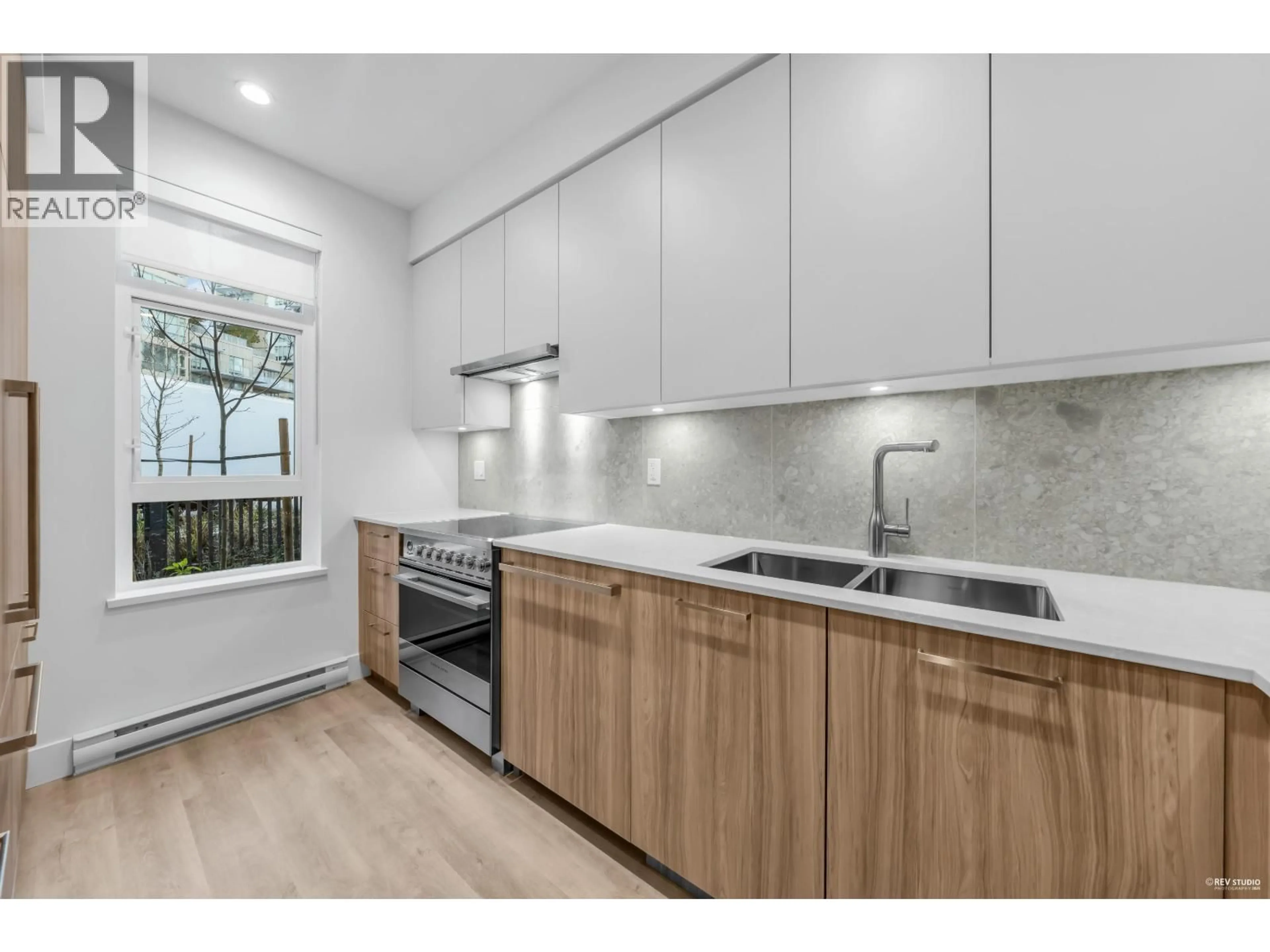 Unknown for 105 - 2320 EMERY COURT, North Vancouver British Columbia V7J0G3