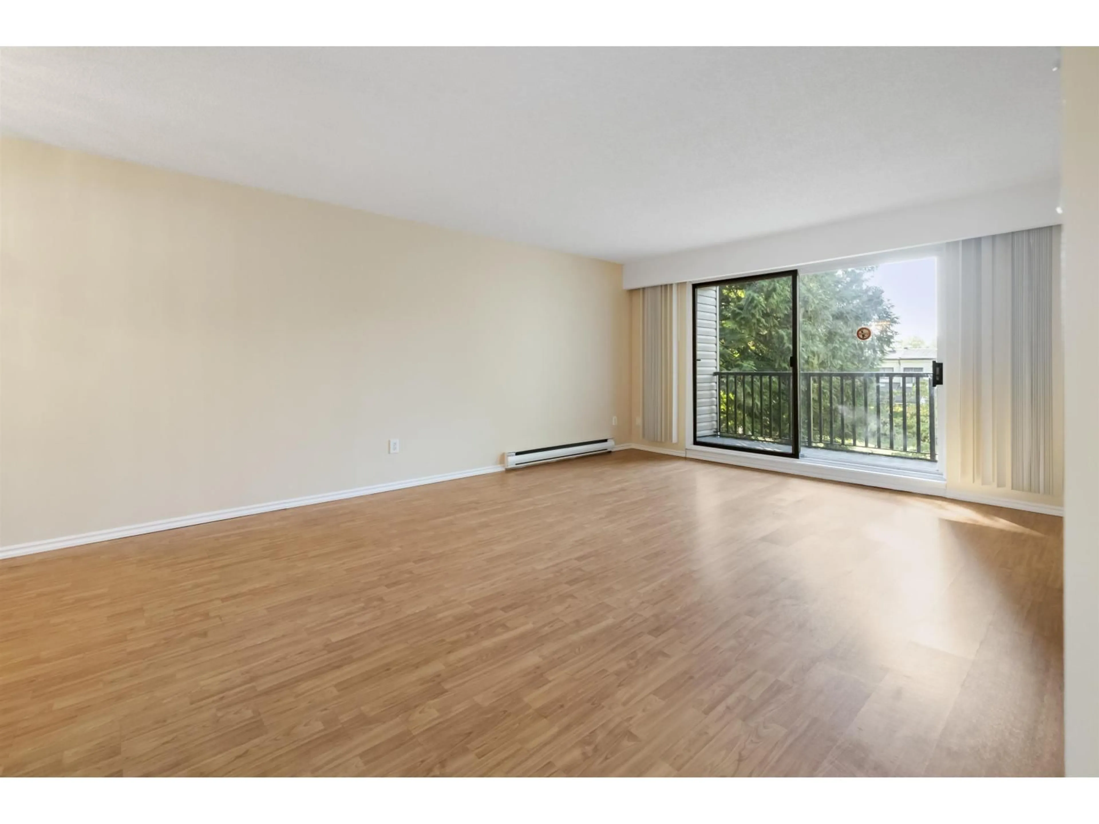 A pic of a room for 209 - 15268 100 AVENUE, Surrey British Columbia V3R7V1