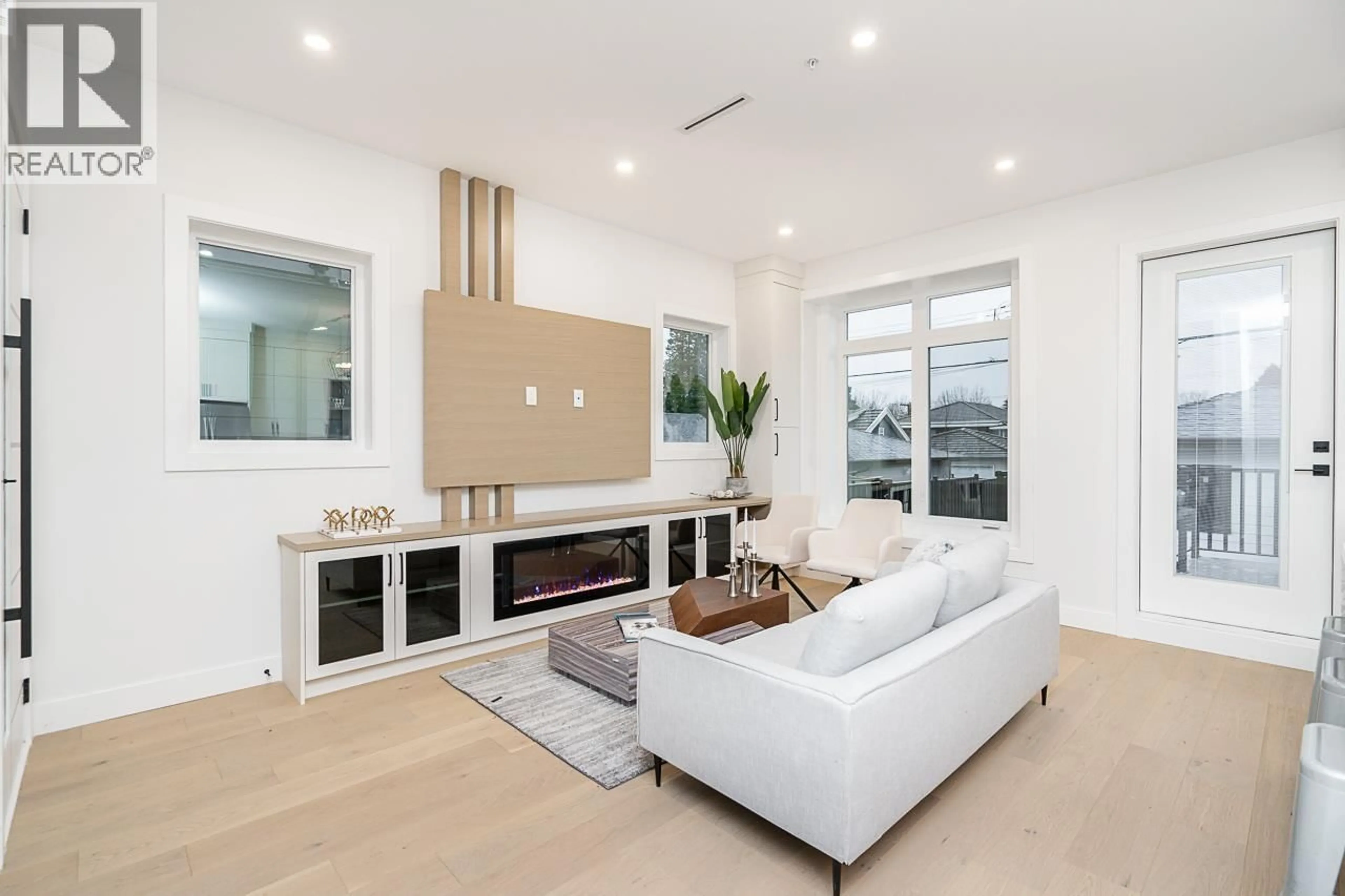 Living room with furniture, unknown for 2 - 2753 NANAIMO STREET, Vancouver British Columbia V5N5E9