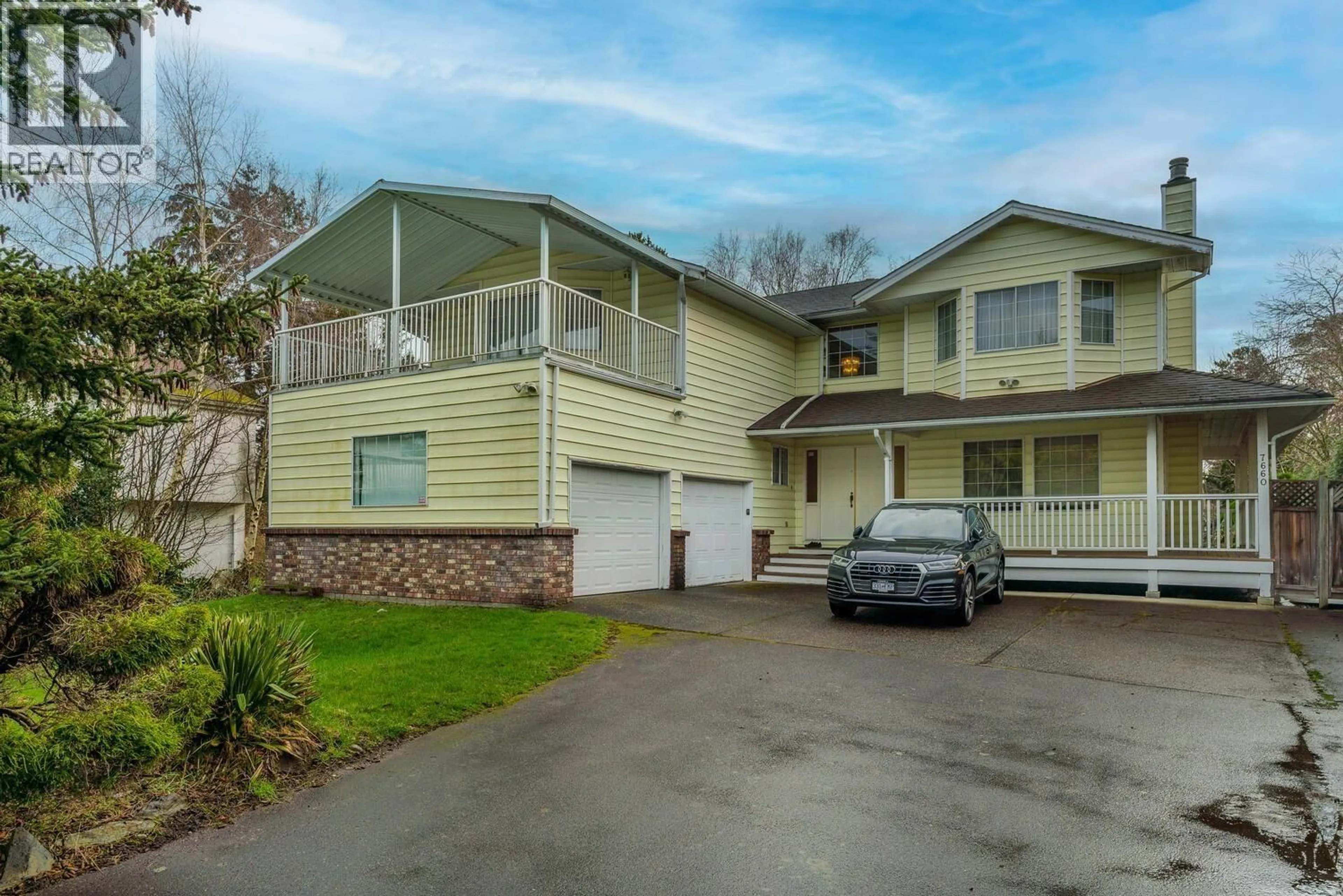 A pic from outside/outdoor area/front of a property/back of a property/a pic from drone, street for 7660 BRIDGE STREET, Richmond British Columbia V6Y2S7