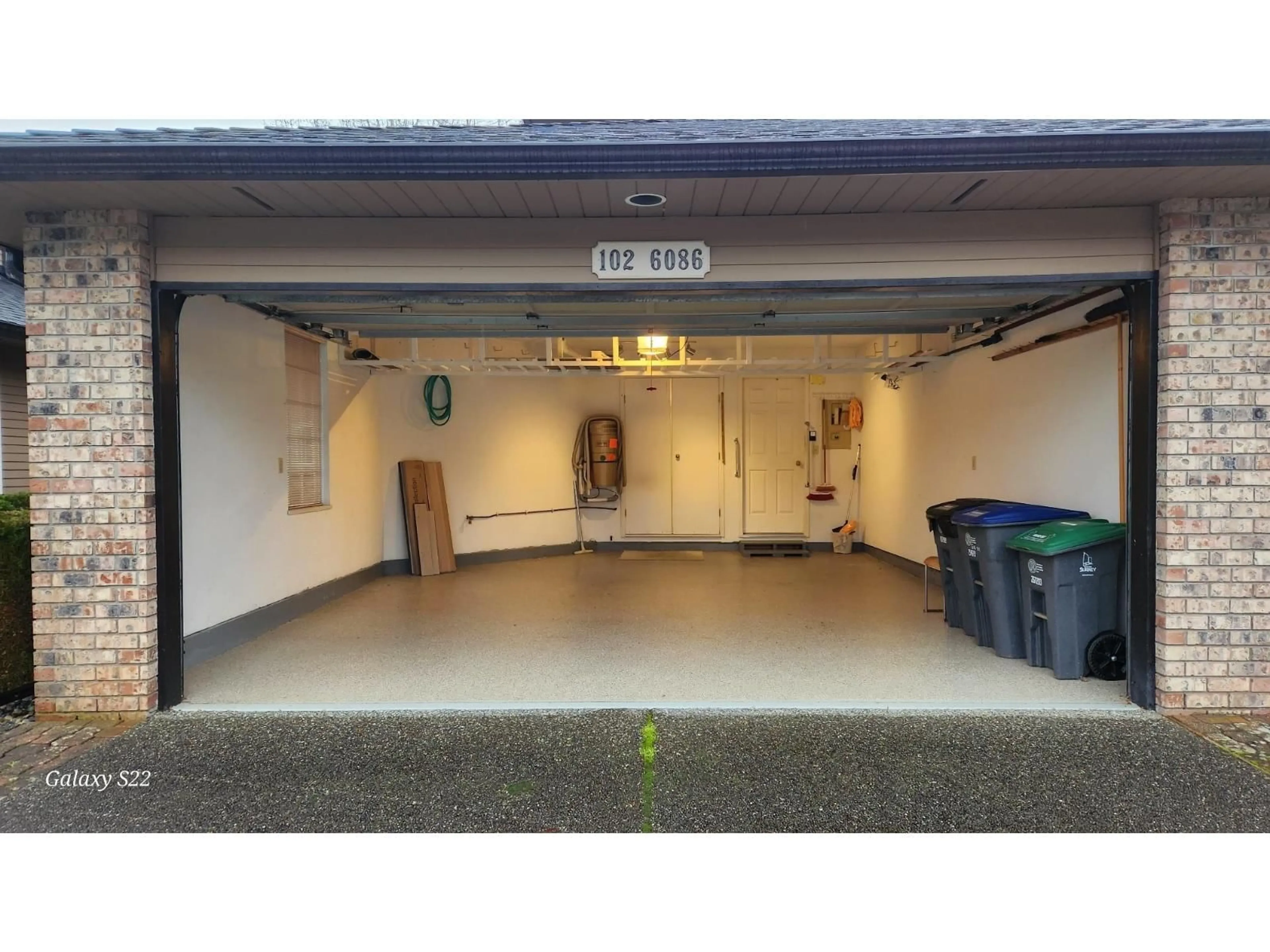 Indoor garage for 102 - 6086 BOUNDARY DRIVE WEST, Surrey British Columbia V3X2B3