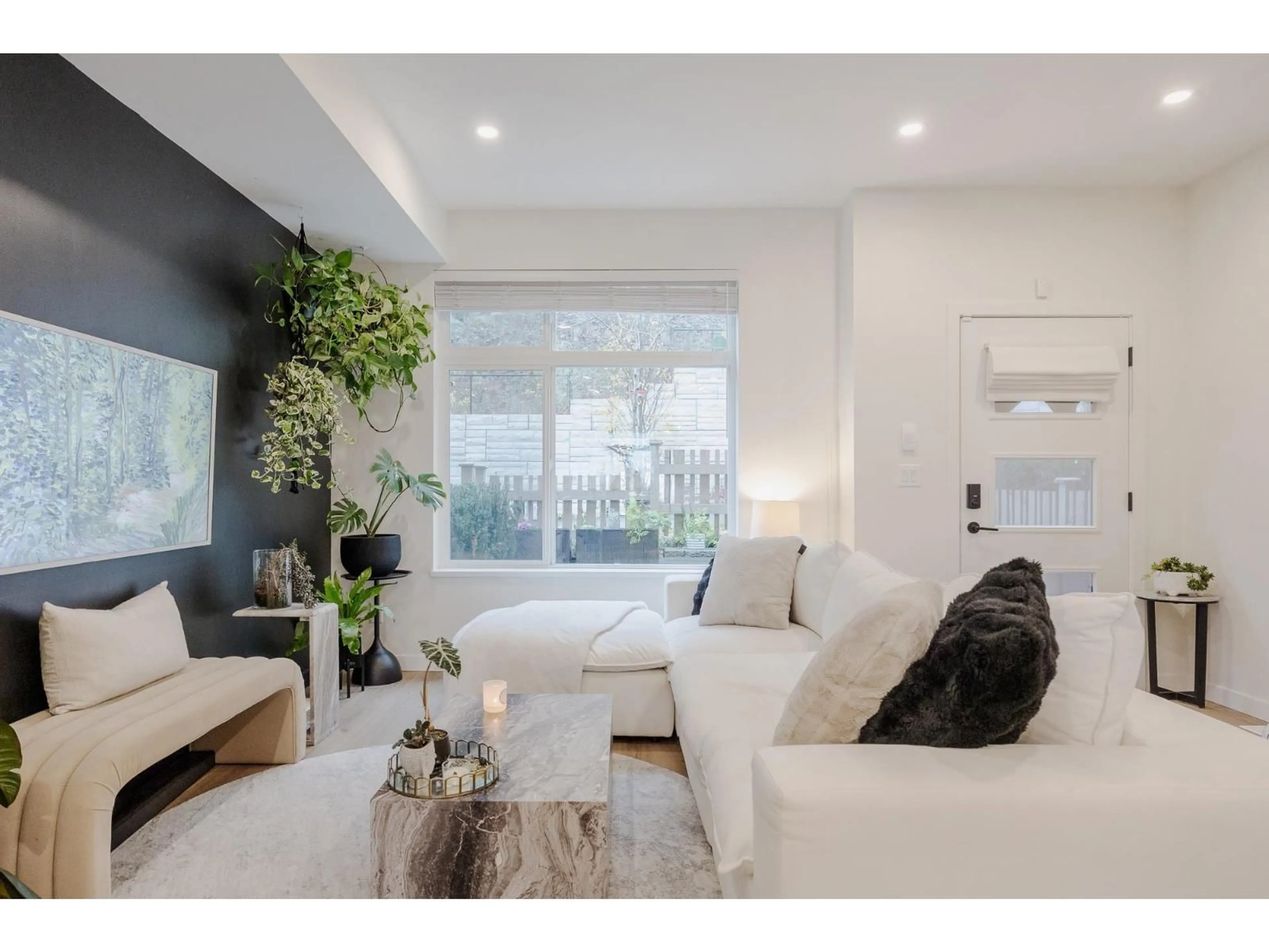 Living room with furniture, unknown for 10 - 33929 BARKER COURT, Mission British Columbia V2V0K2