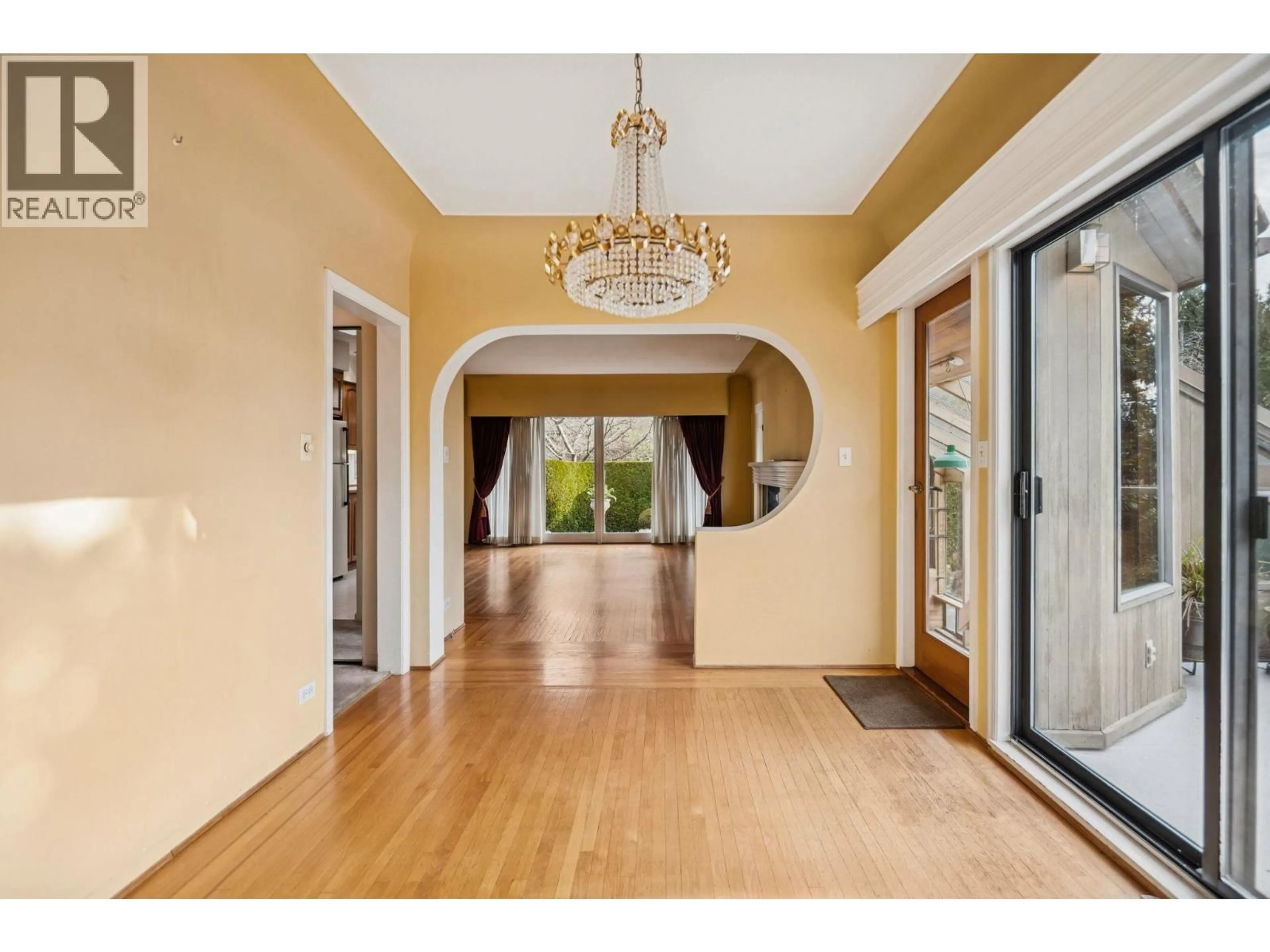 Indoor entryway for 5525 CROWN STREET, Vancouver British Columbia V6N2B6