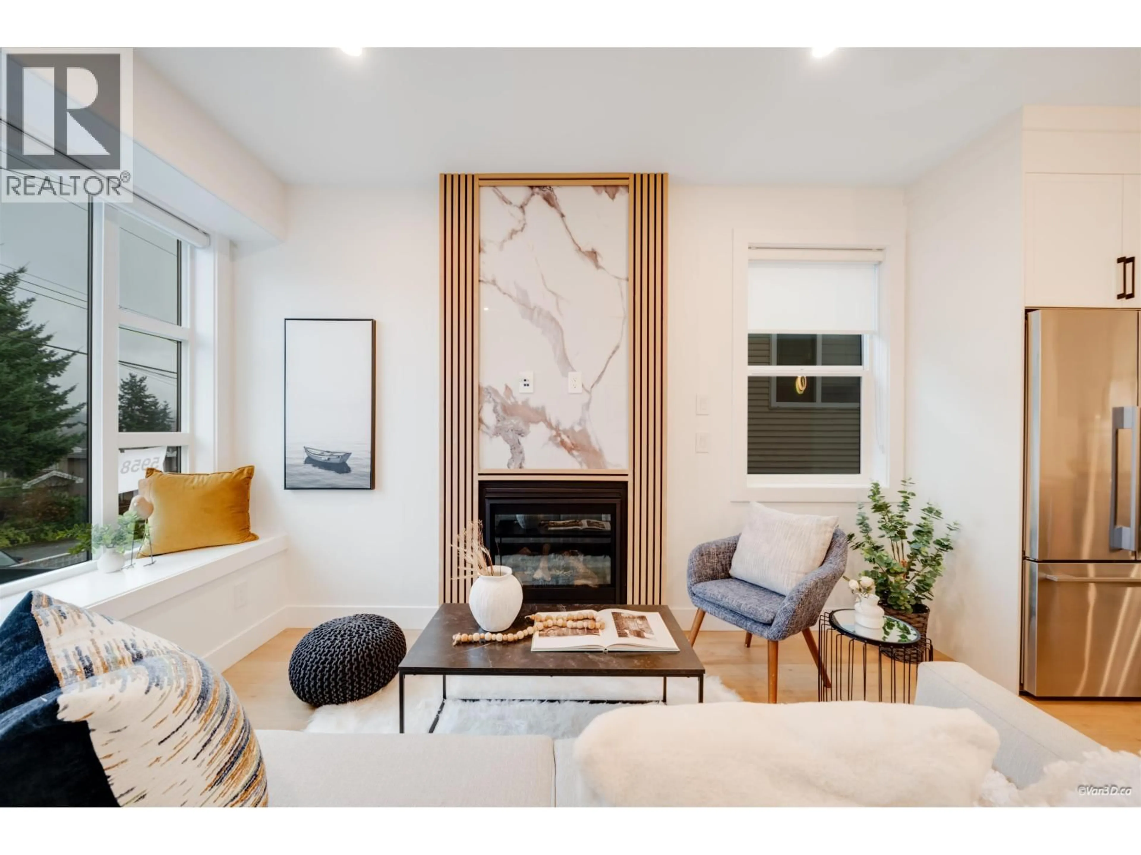 Living room with furniture, unknown for 5958 HARDWICK STREET, Burnaby British Columbia V5G1R6