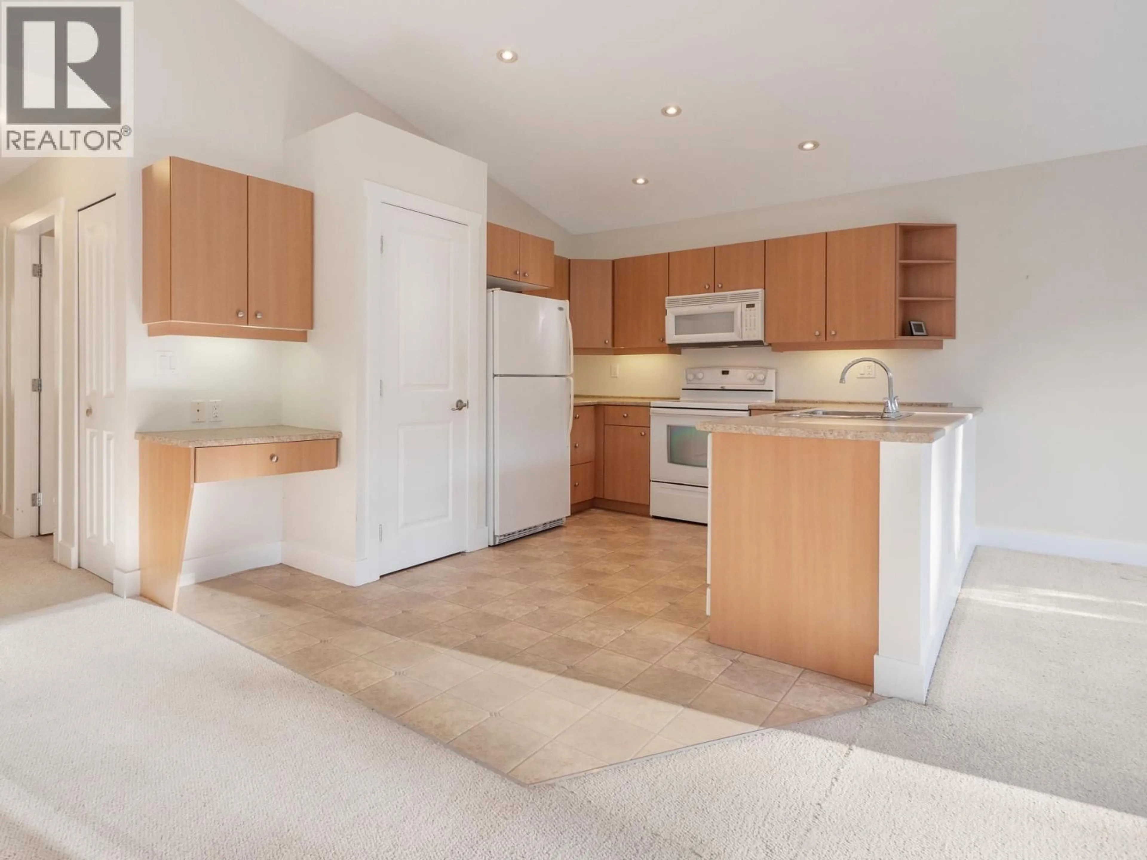 Standard kitchen, unknown for 28 - 12710 LAGOON ROAD, Pender Harbour British Columbia V0N2H1