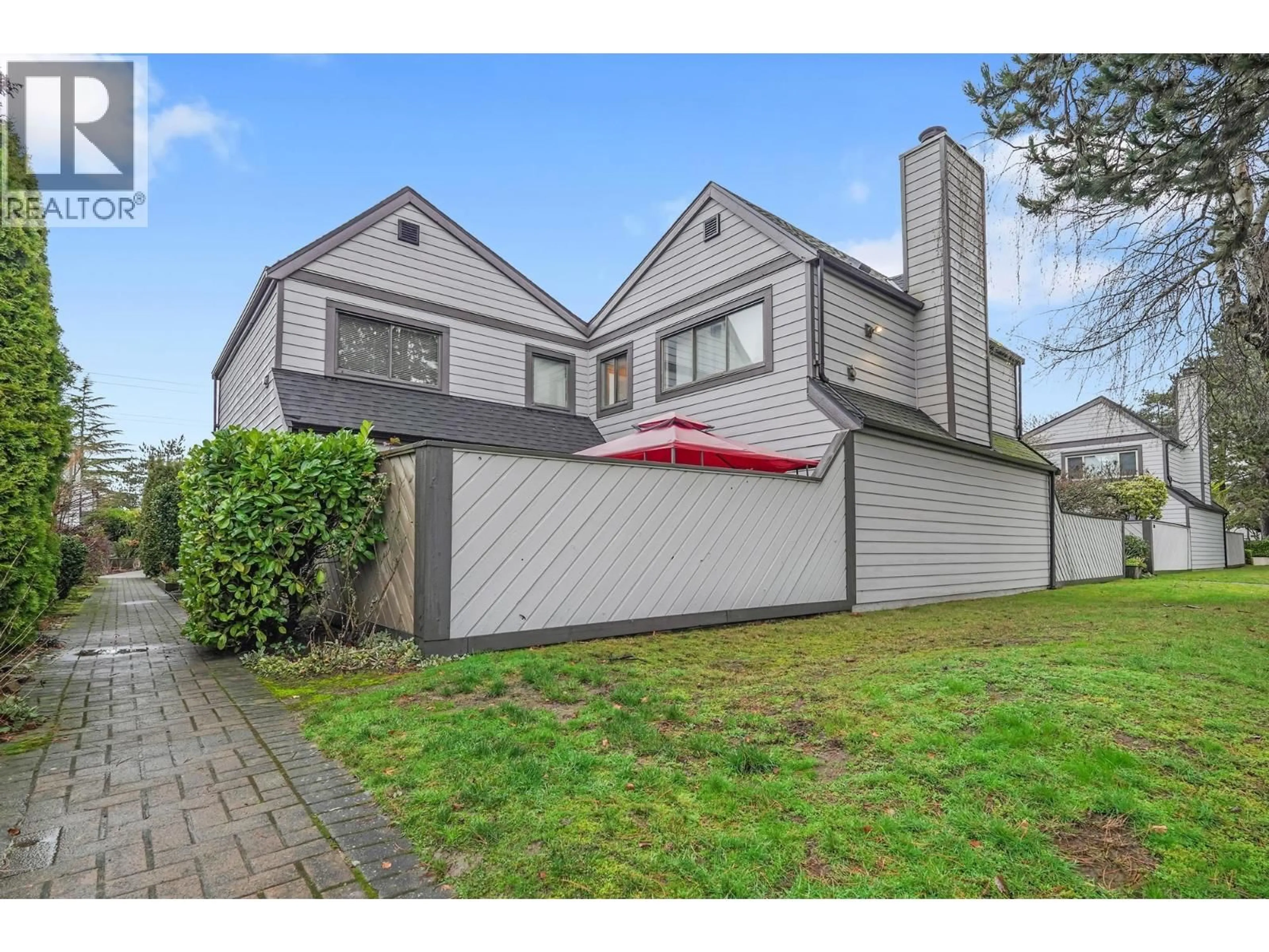 A pic from outside/outdoor area/front of a property/back of a property/a pic from drone, street for 126 - 5421 10 AVENUE, Tsawwassen British Columbia V4M3T9