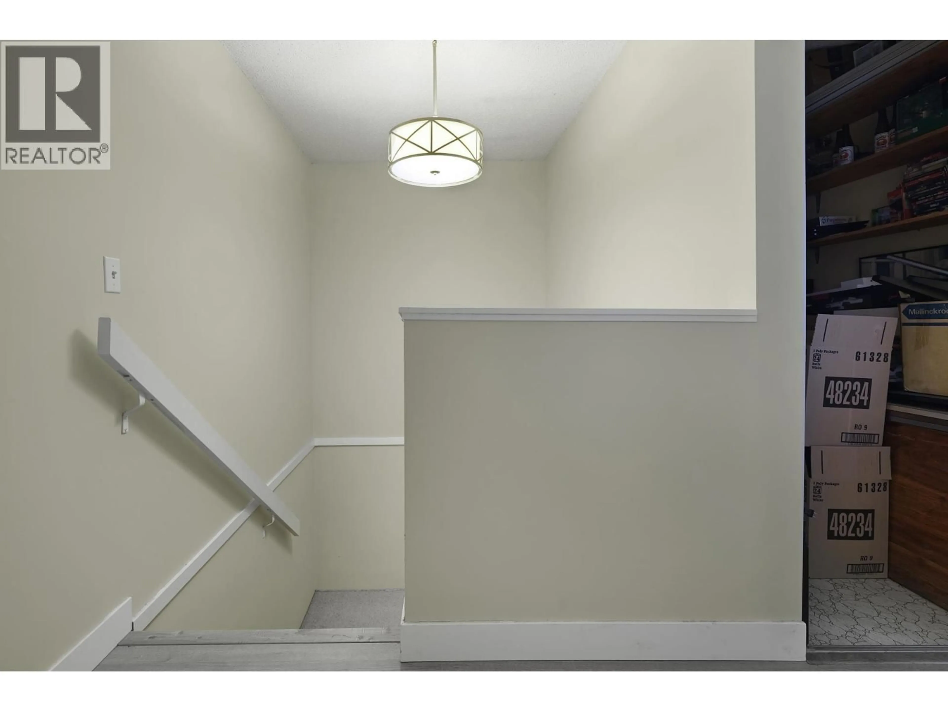 Indoor foyer for 126 - 5421 10 AVENUE, Tsawwassen British Columbia V4M3T9