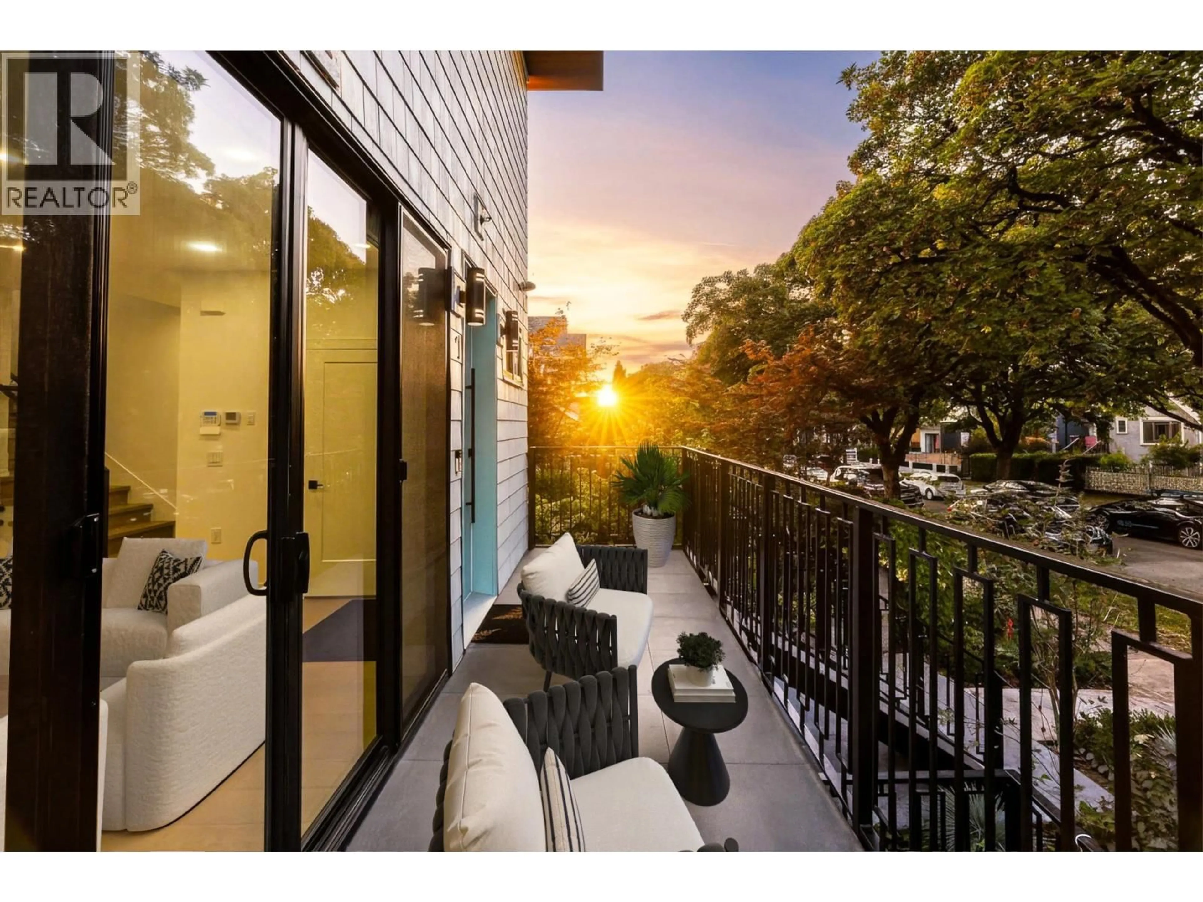 Patio, city buildings view from balcony for 1 - 2282 8TH AVENUE, Vancouver British Columbia V5N1V5